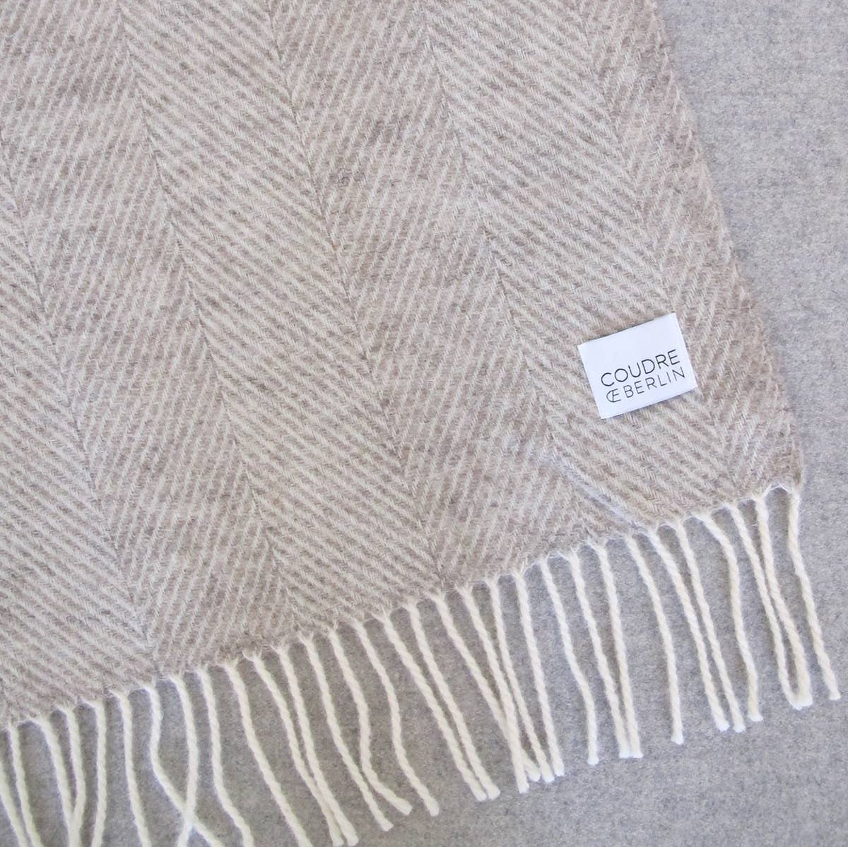 Ullarteppi / ábreiðuteppi - kalksteinsgrænt - ljósbeige - síldarbeinslitað - 100% ný ull