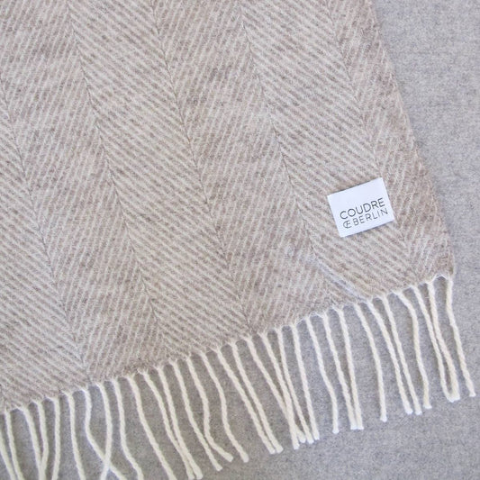 Ullarteppi / ábreiðuteppi - kalksteinsgrænt - ljósbeige - síldarbeinslitað - 100% ný ull