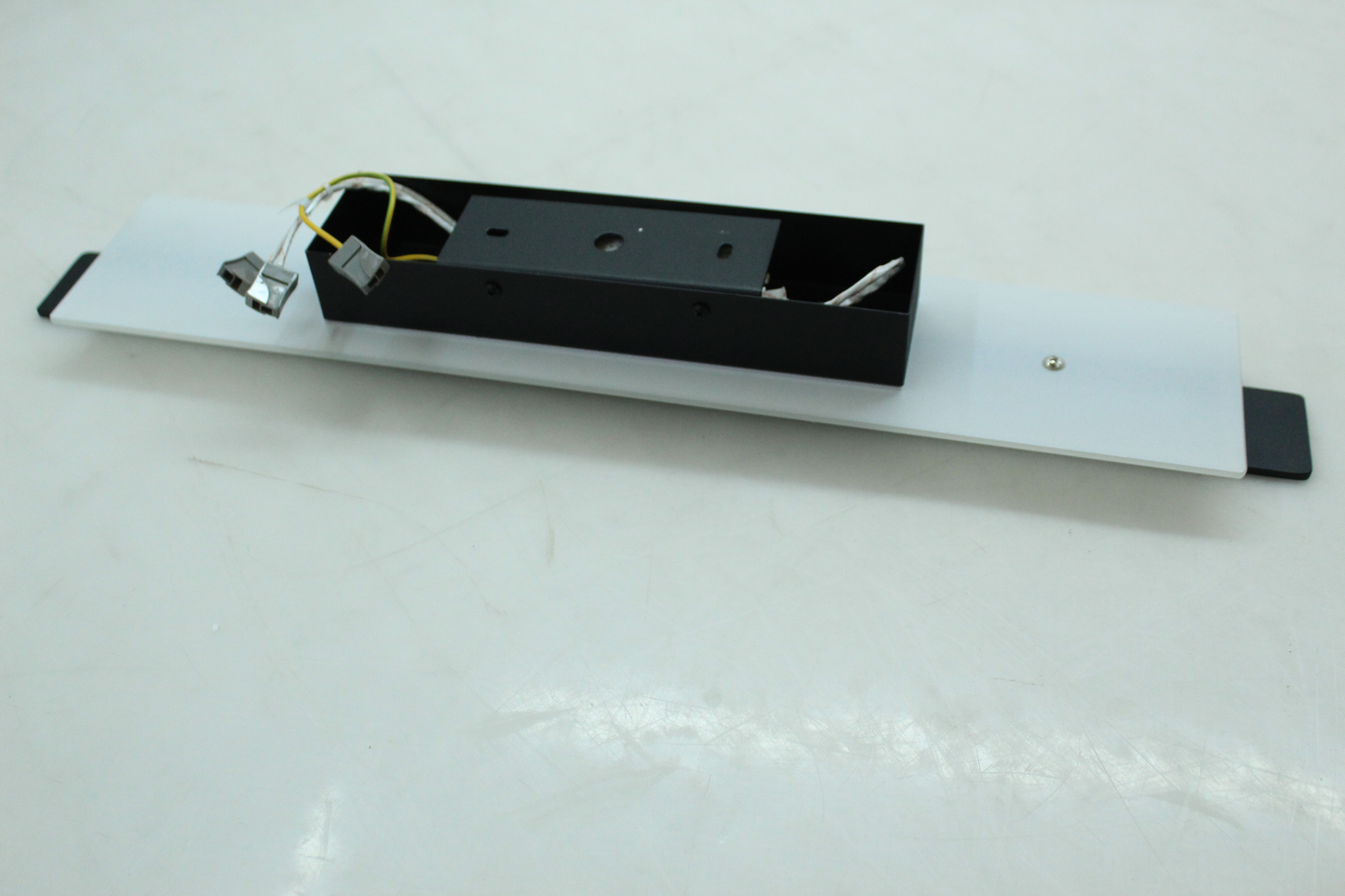 Fabas Luce LED veggljós Regolo, framhlið úr málmi, svart, vegglampi, ljós