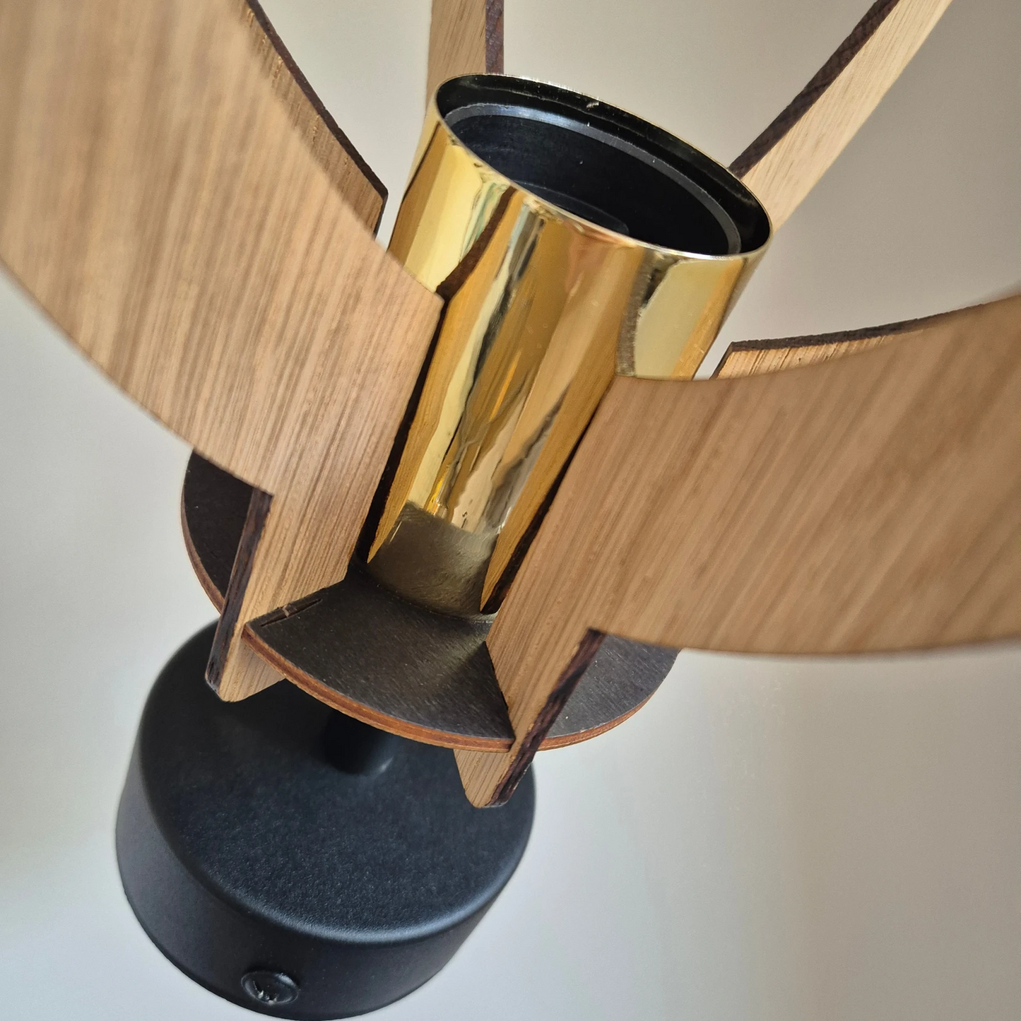 B-flokks Envostar loftljós Falou eik ø 25 cm loftlampi ljóskastari