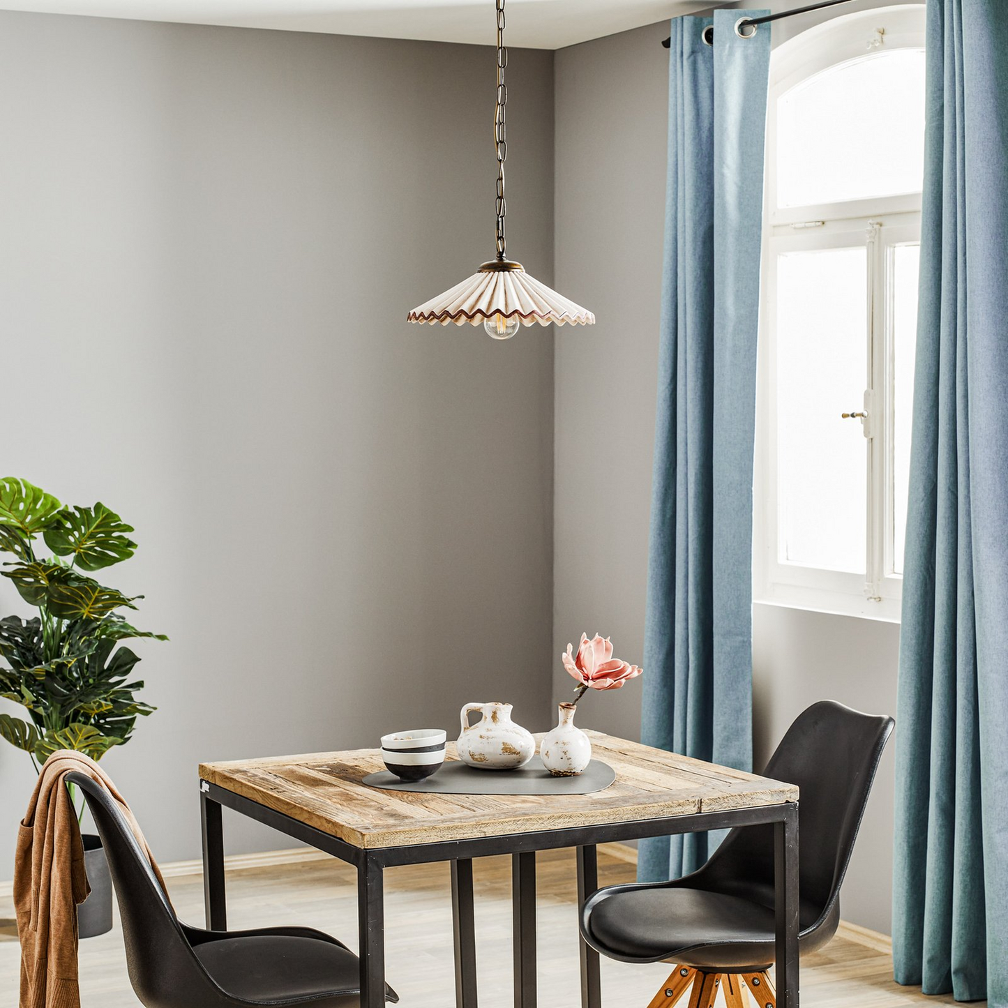 B-flokks Euluna hengiljós Rosina hengiljós borðstofuljós 144 