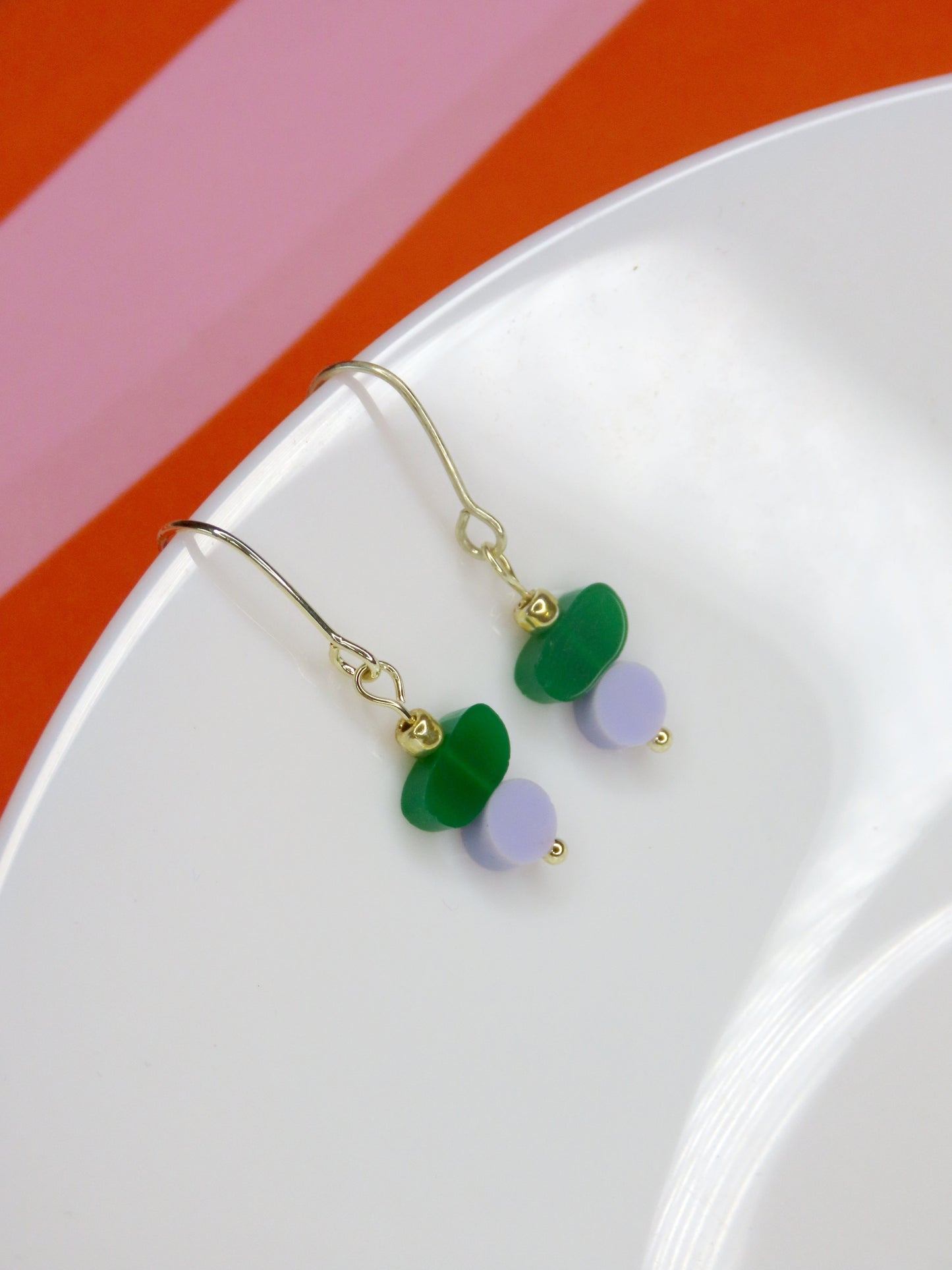 Color Treats Ohrringe in Matcha und Flieder mit gold filled Elementen