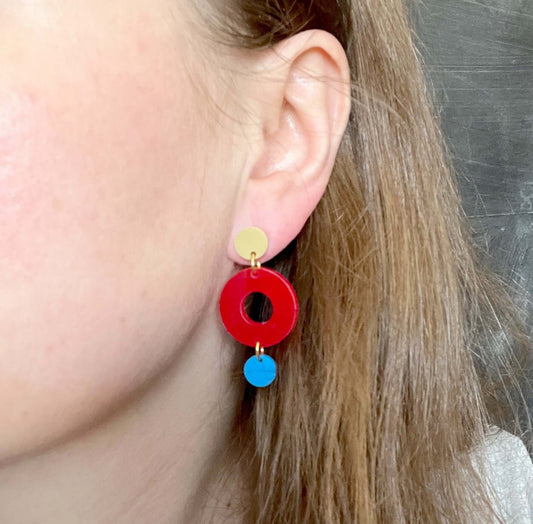Colorblock Double Circle Ohrstecker in sand, rot und azurblau