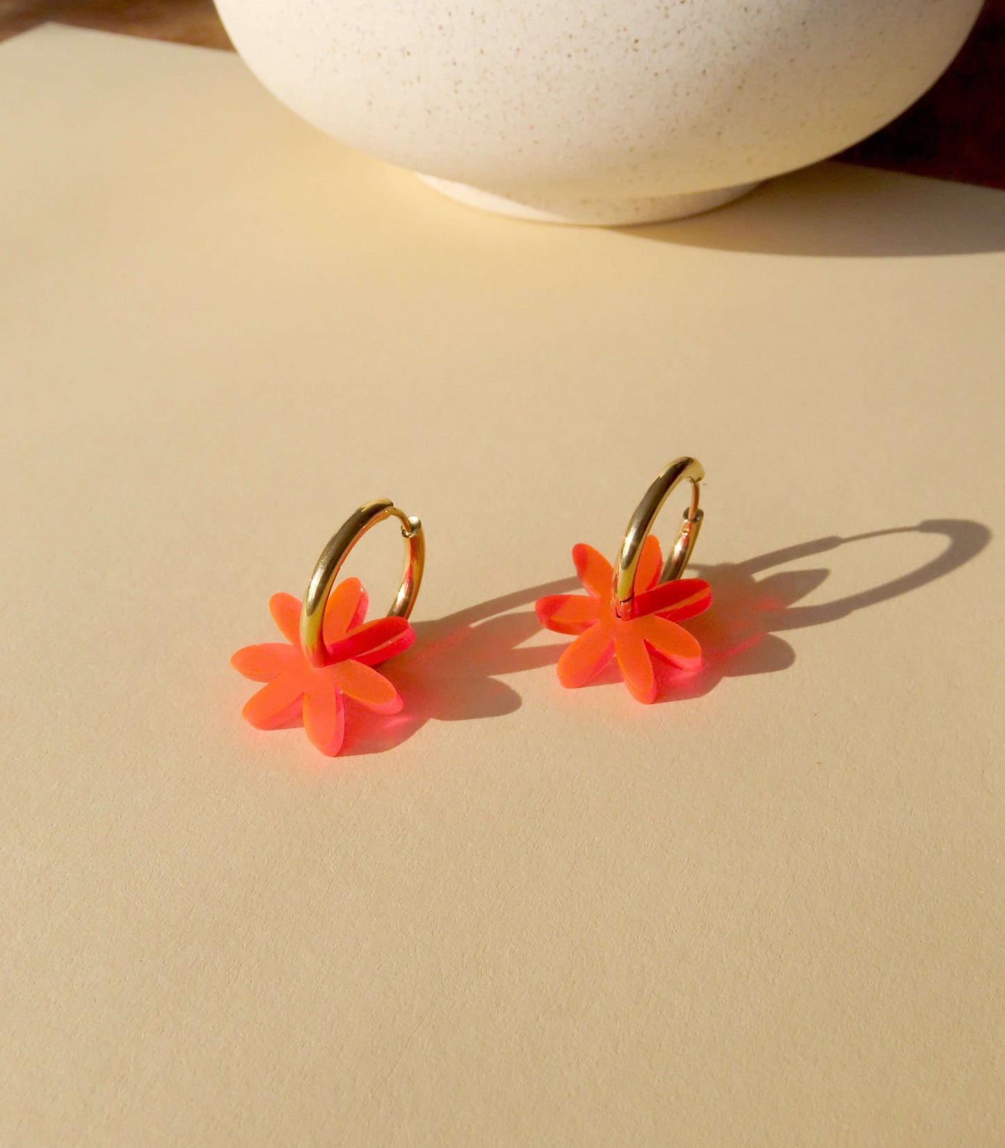 Neon Orange Margarite Edelstahl Hoops