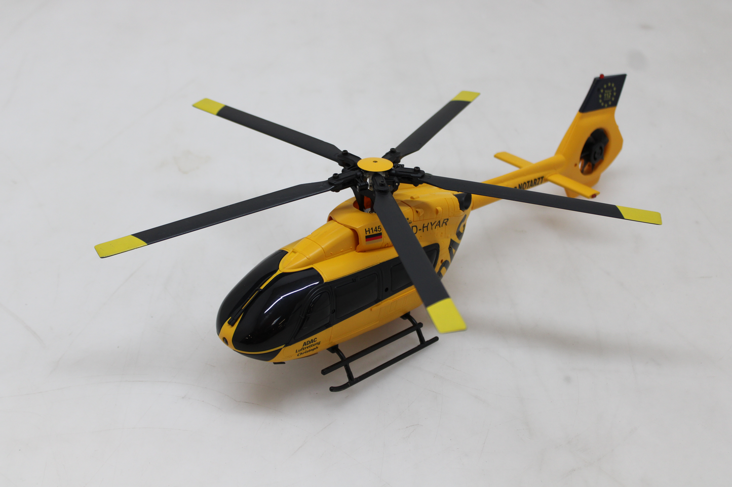 B-flokks Amewi ADAC H145 RC þyrla, þyrlulíkan, gölluð vara