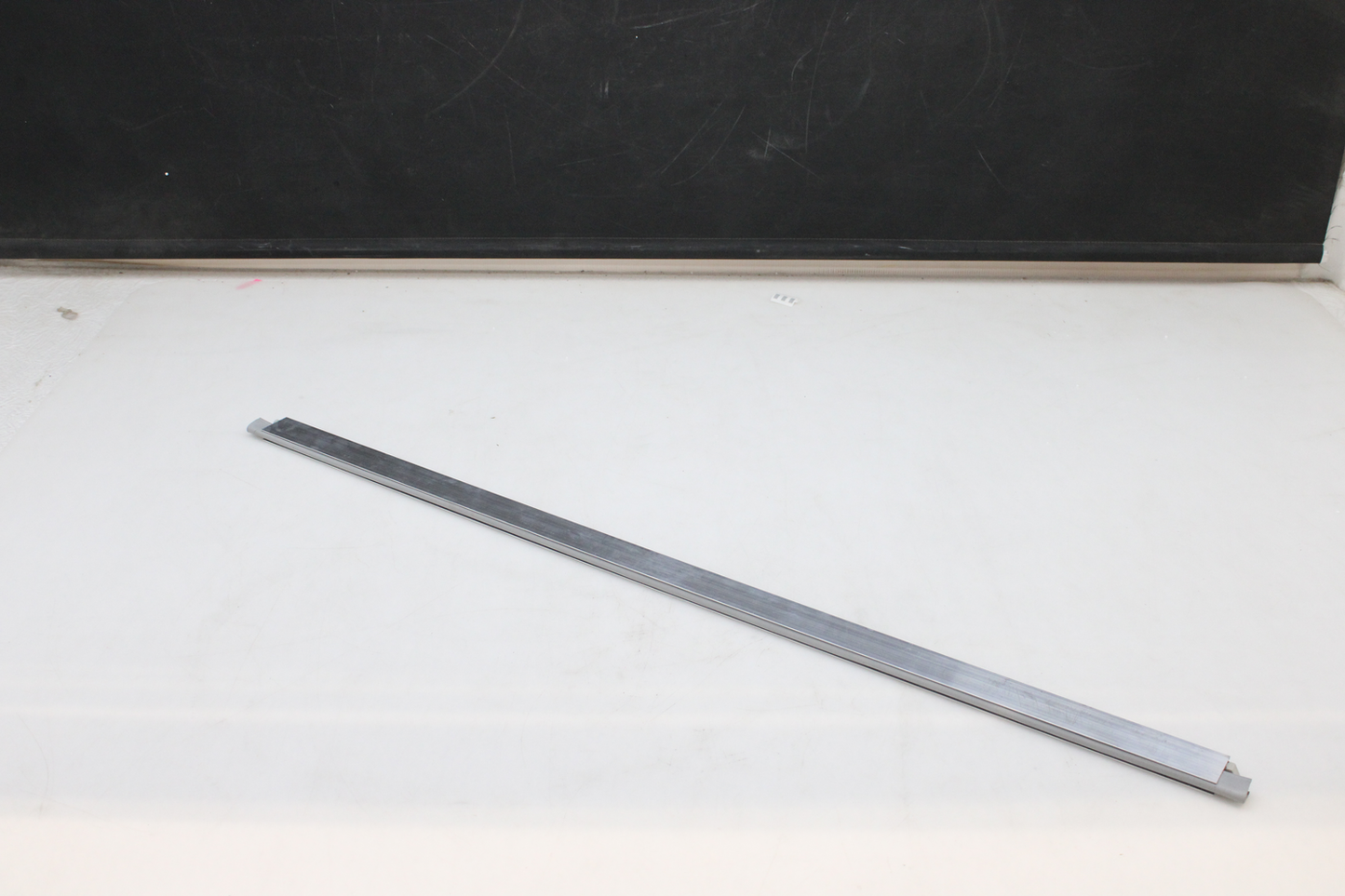 B-flokks Athmer Ohg hurðarþéttiefni, þéttirönd M12/35, opnun á báðum hliðum. Sjá texta.