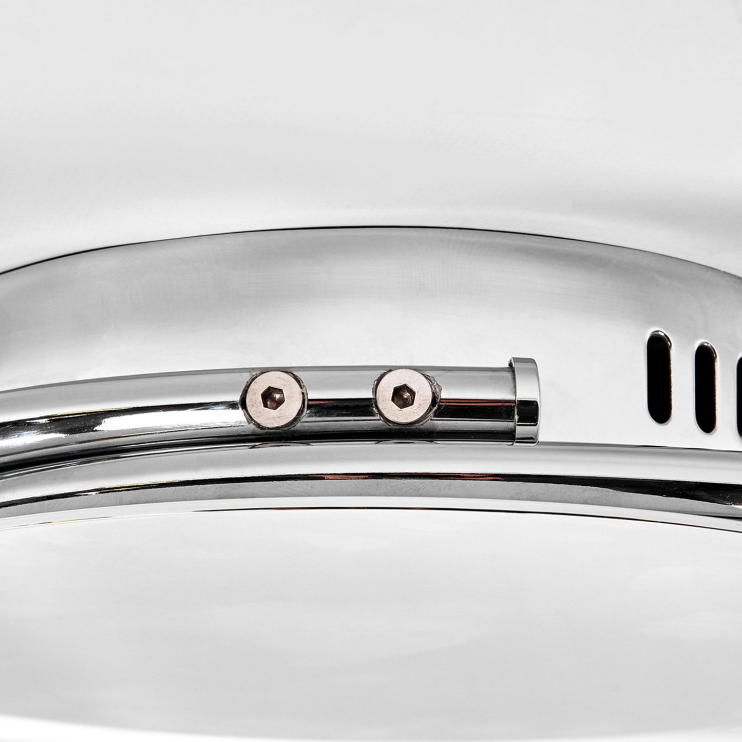 B-grade Lindby LED ceiling lamp Joline, 31 W, ø 74 cm, white/chrome 