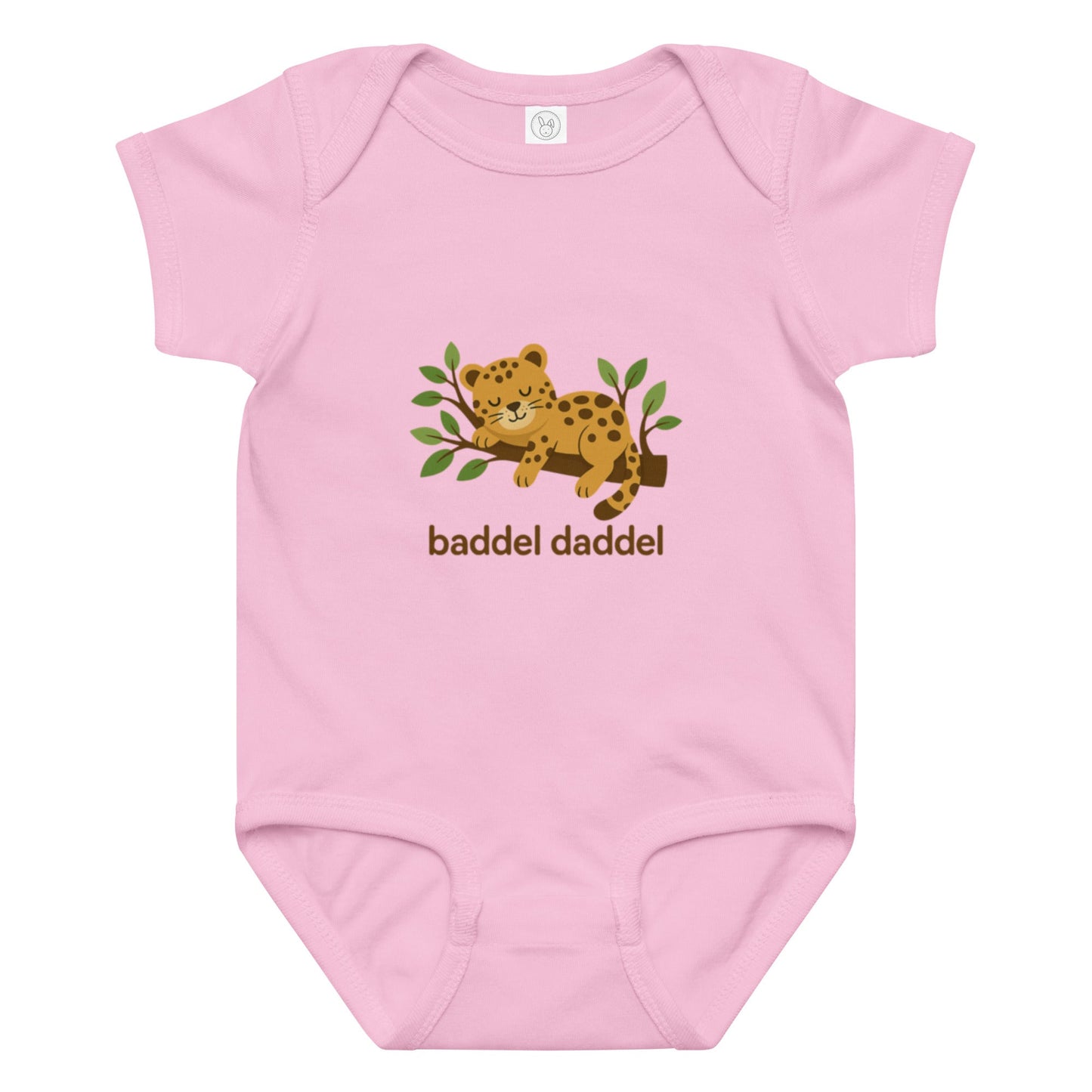 Baby-Body Schlafender Leopard auf Ast – Traumhaft weich im Baddeldaddel Design!
