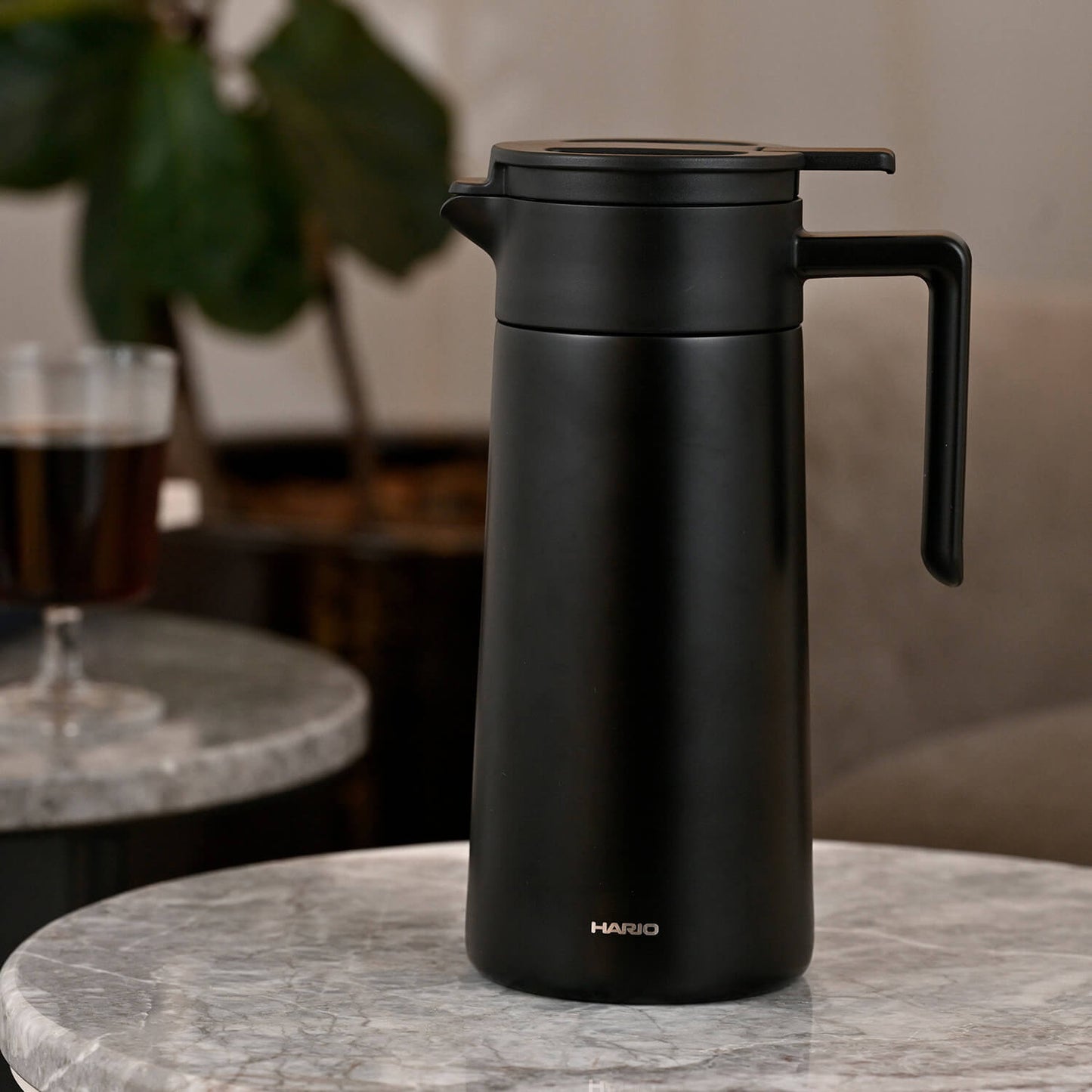 Hario Thermal Server with Ceramic Coating – 800ml Insulated Coffee Carafe