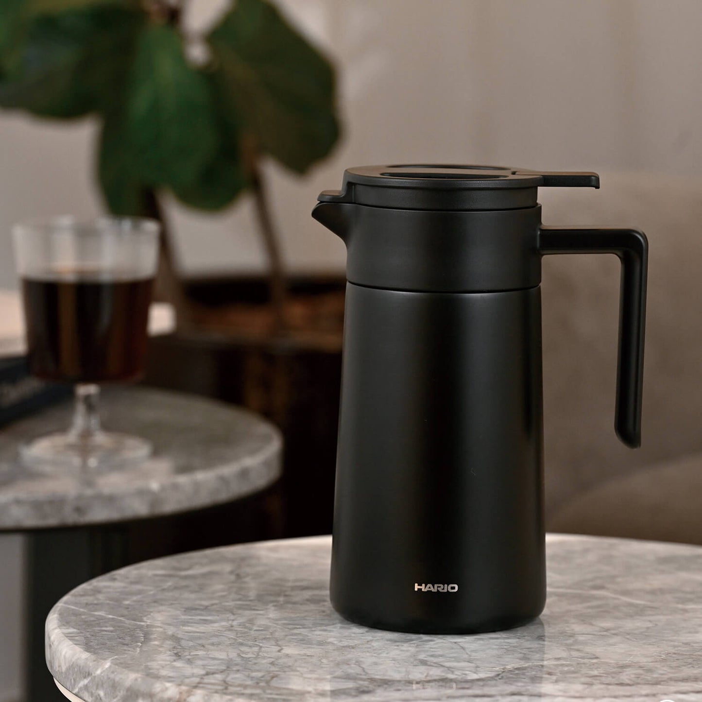 Hario Thermal Server with Ceramic Coating – 600ml Insulated Coffee Carafe