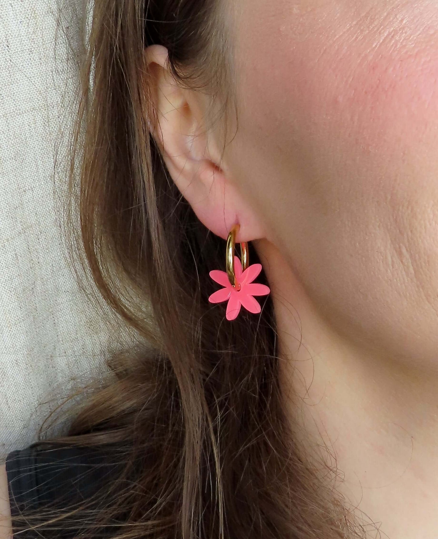 Lila Margarite Edelstahl Hoops