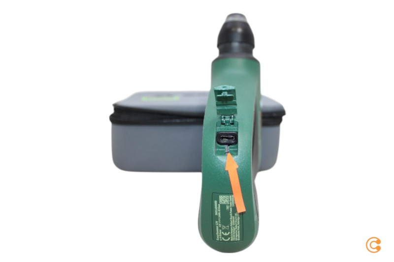 Þráðlaus snúningshamar frá Bosch Home and Garden, fáanlegur á lager, með innbyggðri rafhlöðu og hleðslusnúru. Sjá texta/mynd.