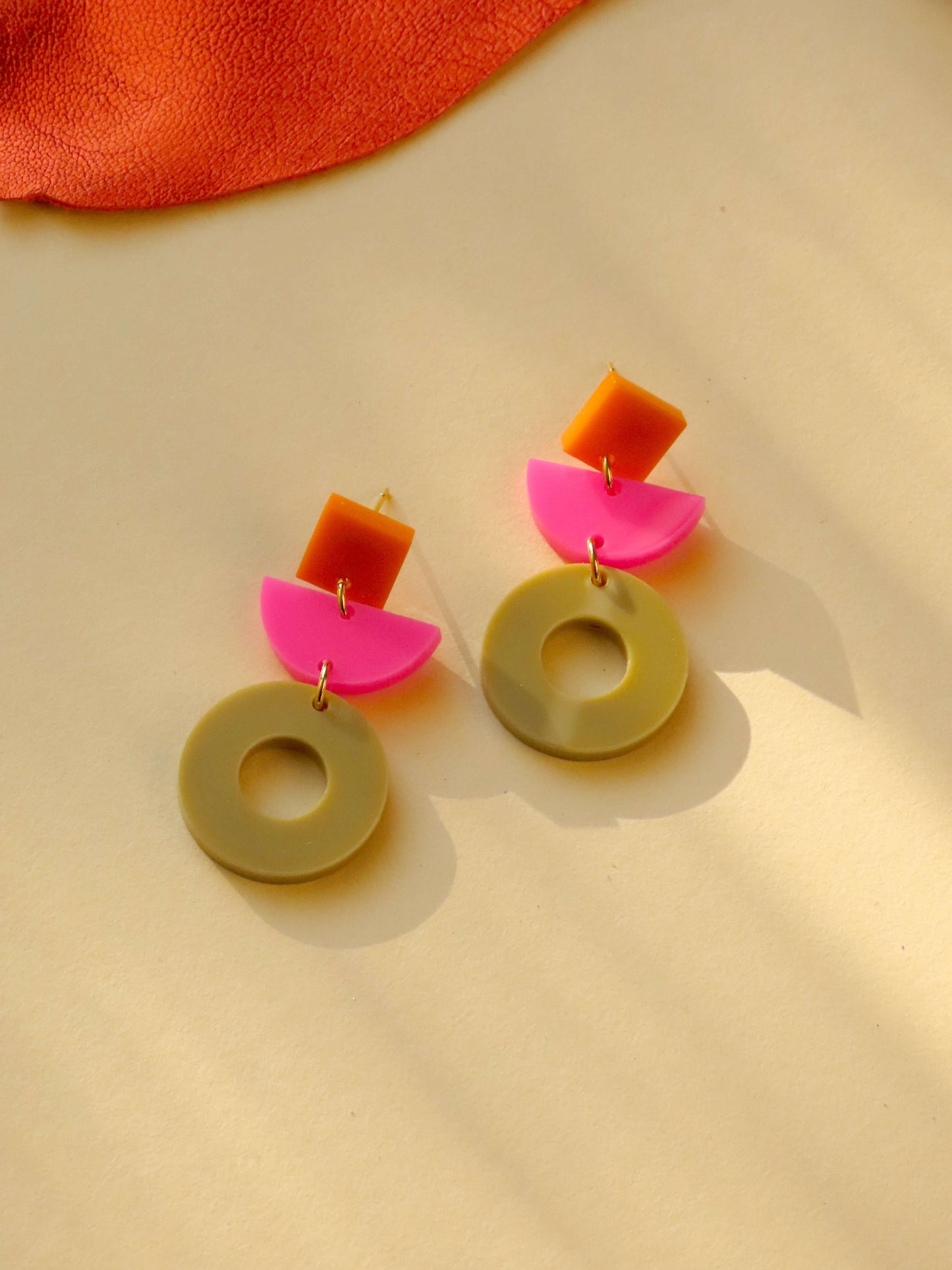 Samantha Statement Ohrringe in orange, pink, beige