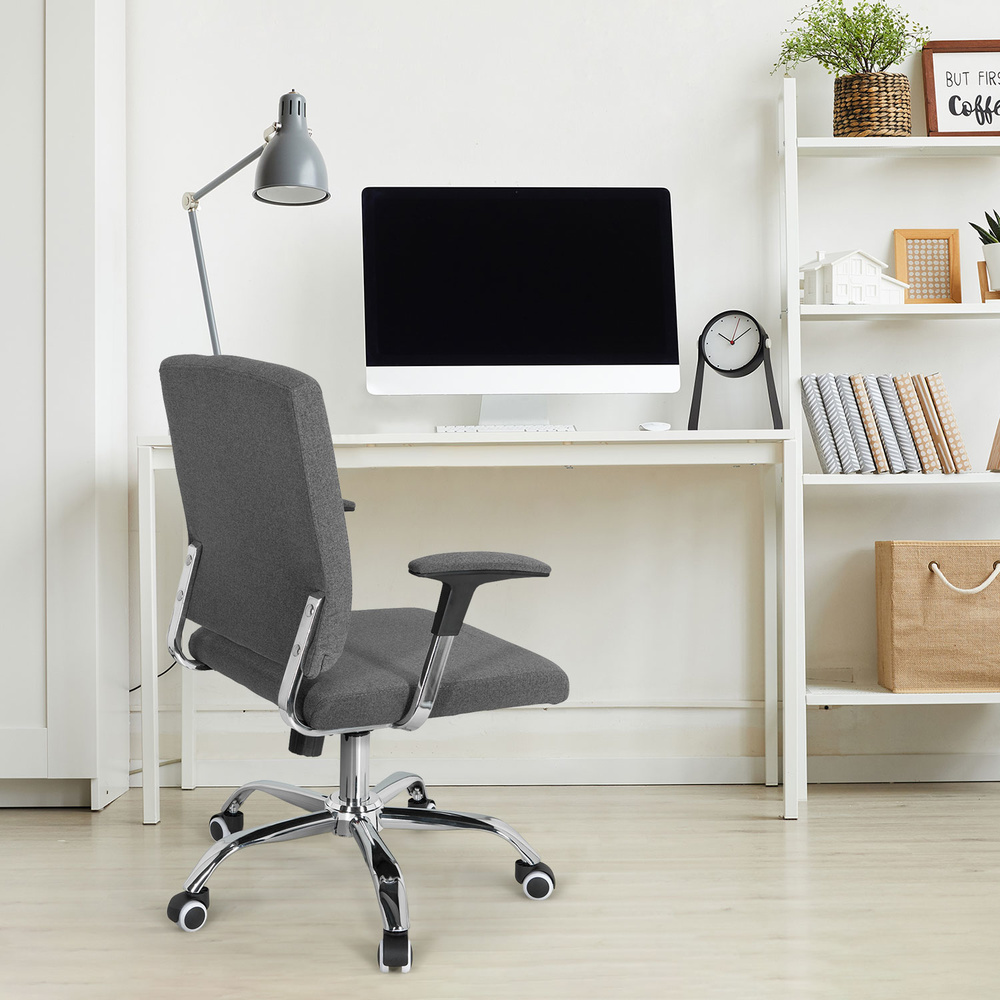 Snúningsskrifborðsstóll frá Hjh Office Charles I, í B-flokki, úr áklæði. Sjá texta/mynd.