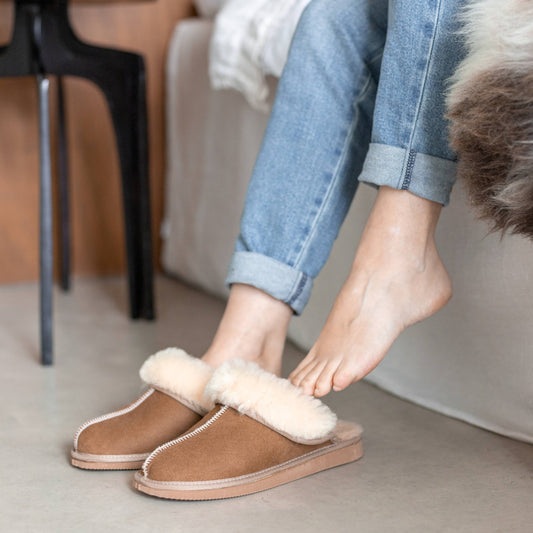 Women's slippers made of lambskin - fur slippers - Van Buren