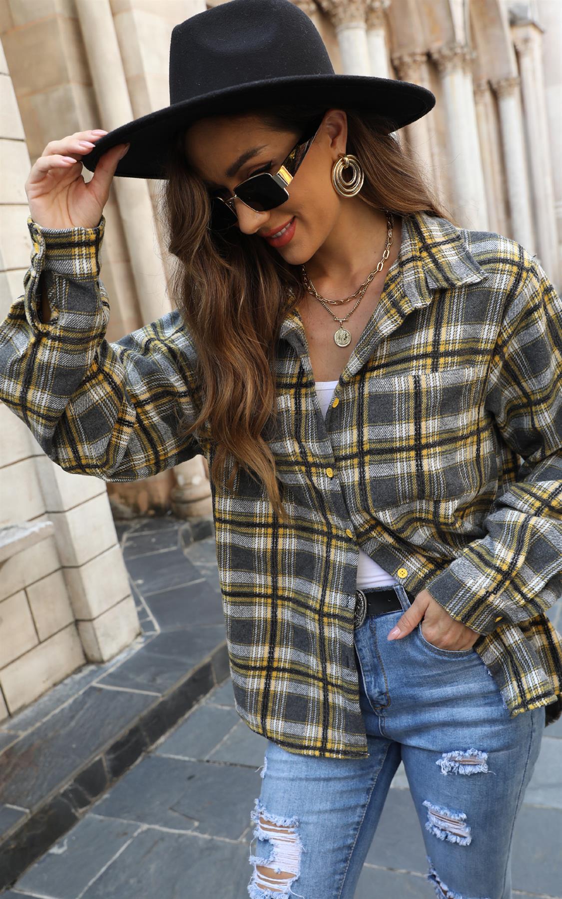 Gulur burstaður, rúðóttur, stórvaxinn skyrtujakki með vasaútliti, grár