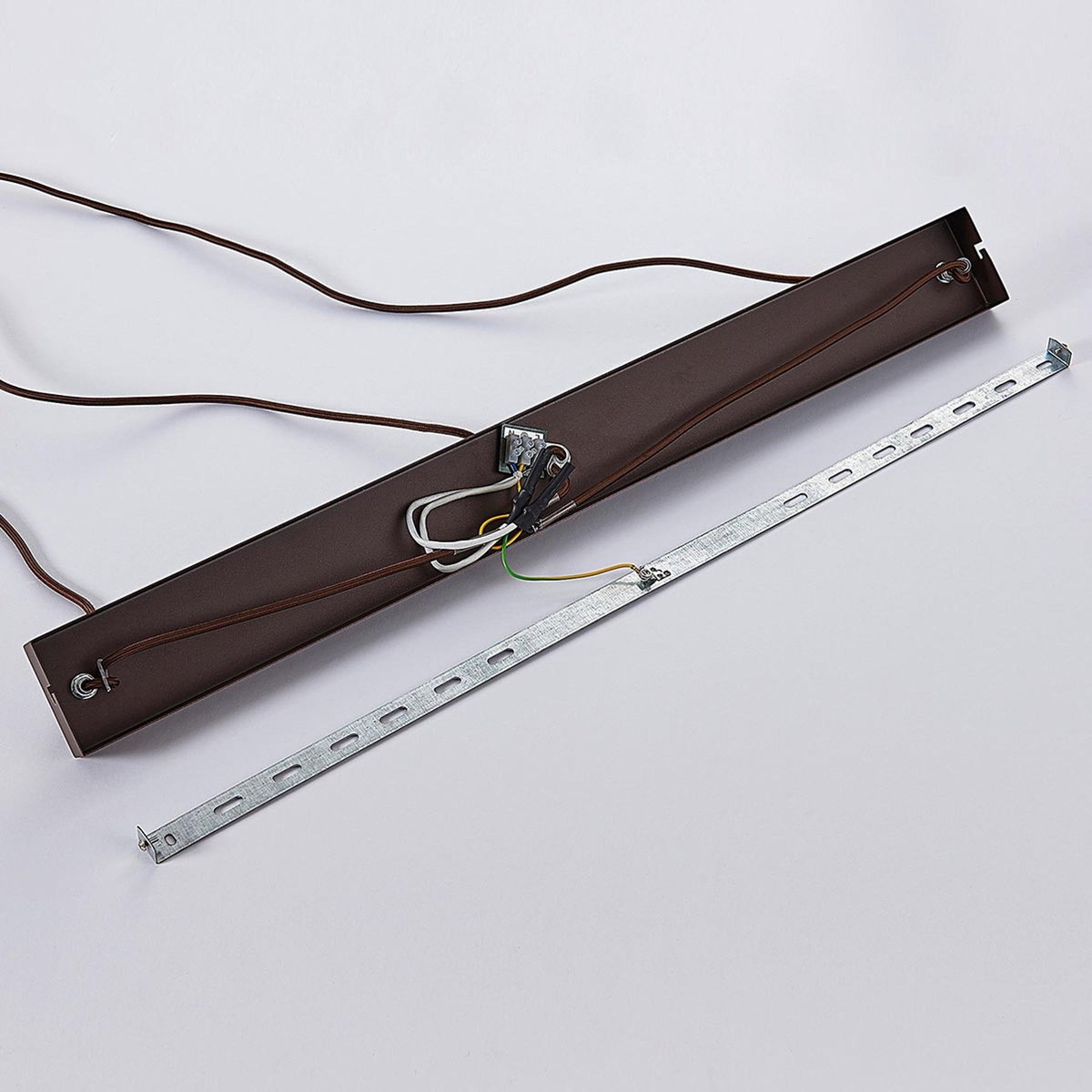 Lindby Frances hengiljós, stofulampi, 3 fl. E27, brúnn