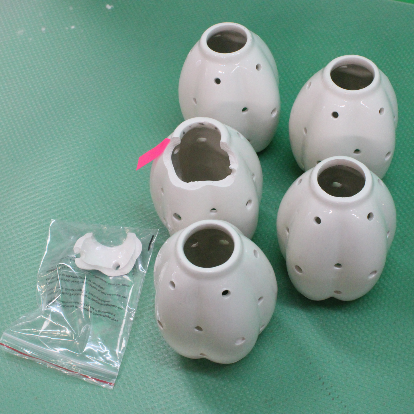 B-flokks Ceramiche Tulipano hengilampi, loftlampi og henglampi. Sjá texta/myndir.