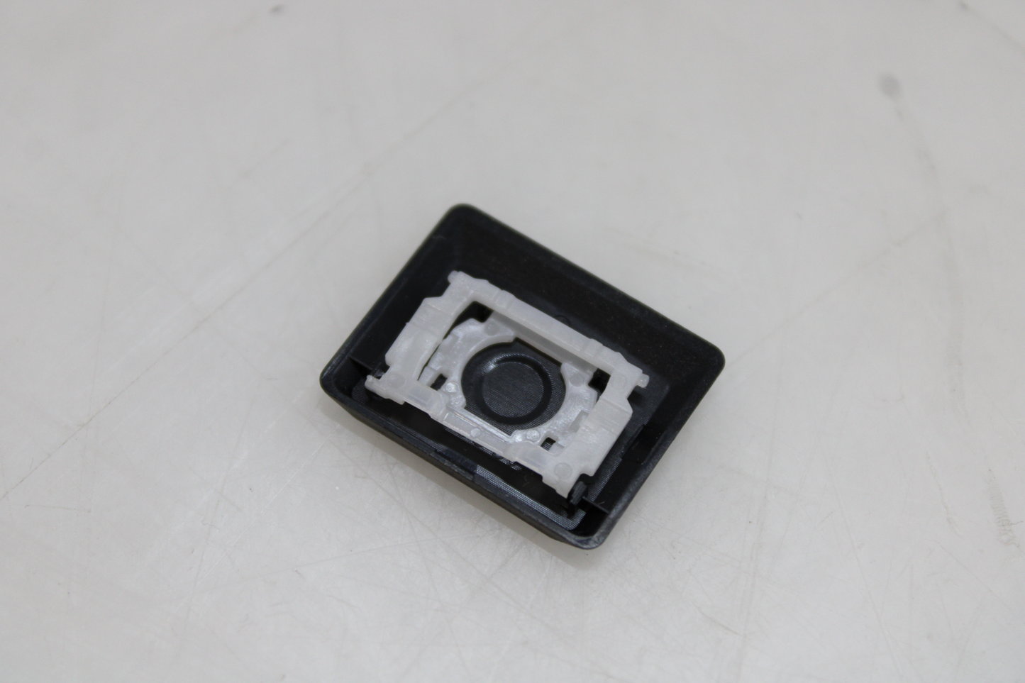 Aukahlutir fyrir Cherry Stream skjáborðstölvur á lager, svartar, inntakstæki. Sjá texta/mynd.