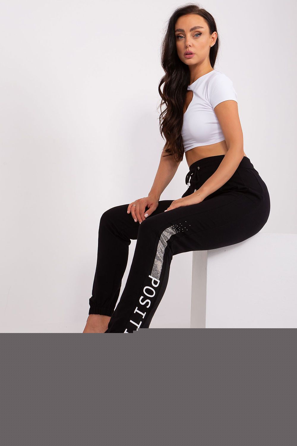  Sportanzug Hosen model 211745 Relevance 