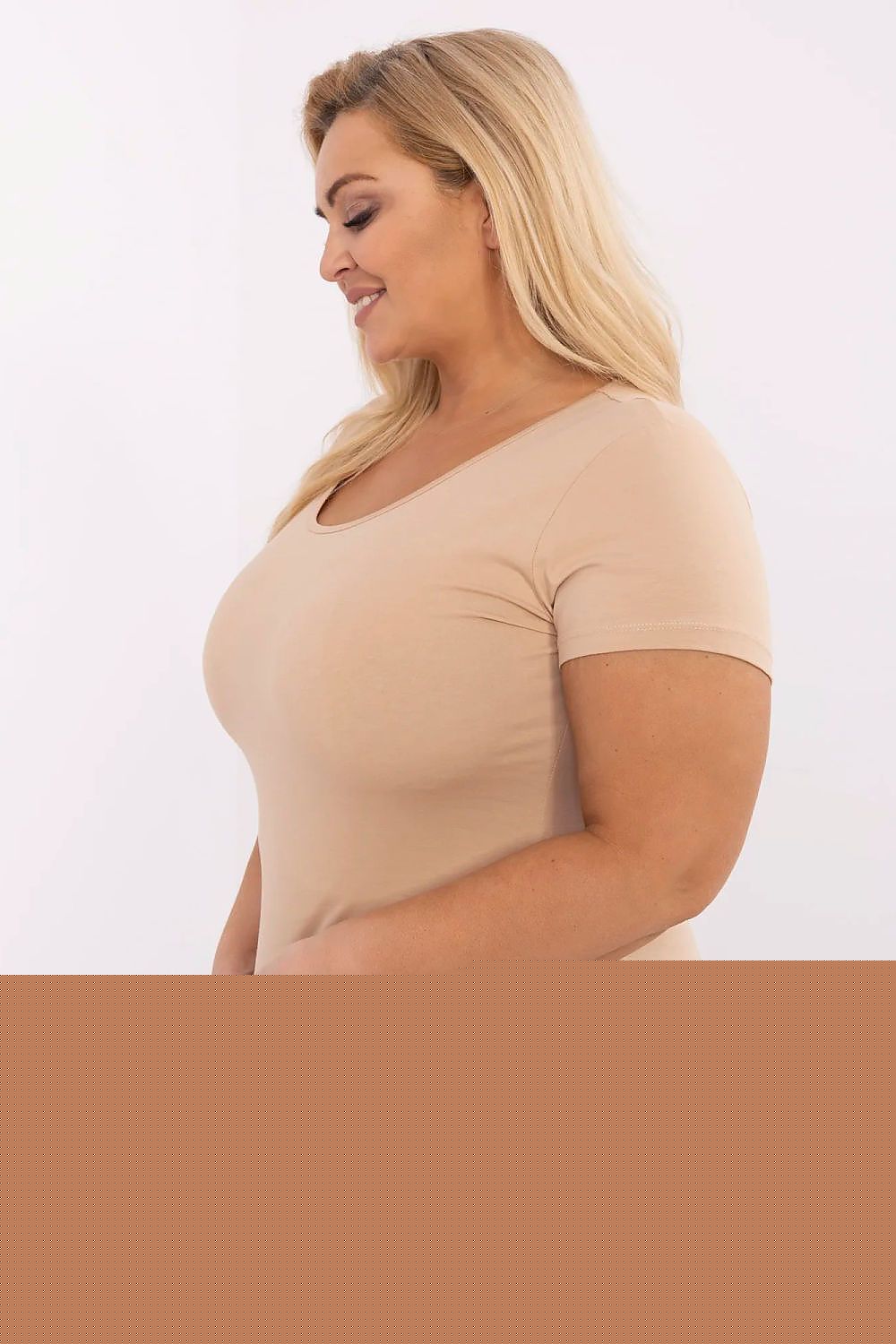  Plus-Size T-shirt model 211761 Relevance 