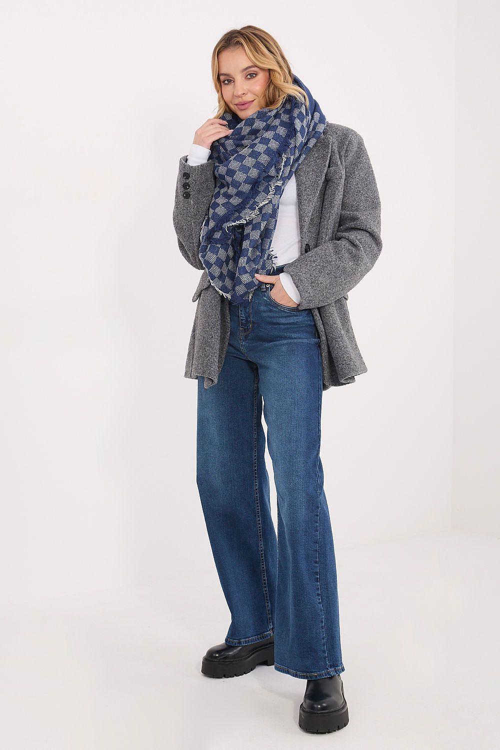  Schal model 222304 AT 