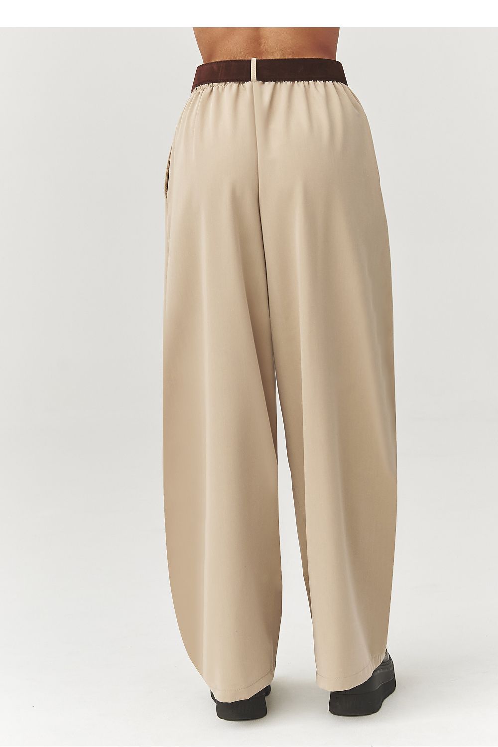  Damen Hose model 223365 Makadamia 