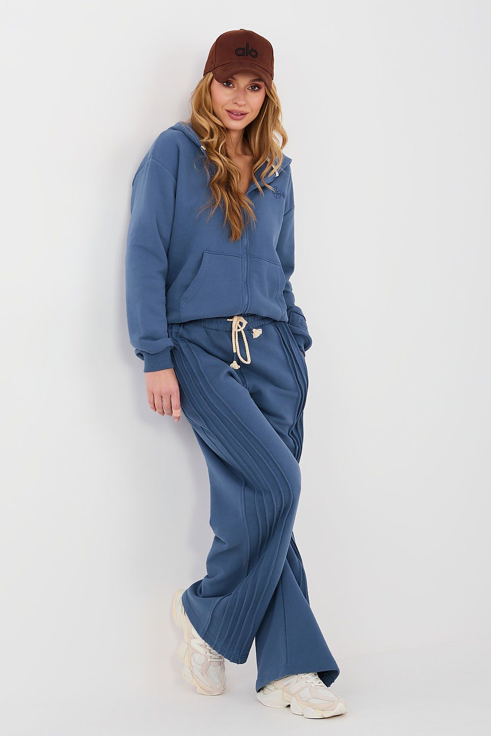  Sweater model 224117 Factory Price 