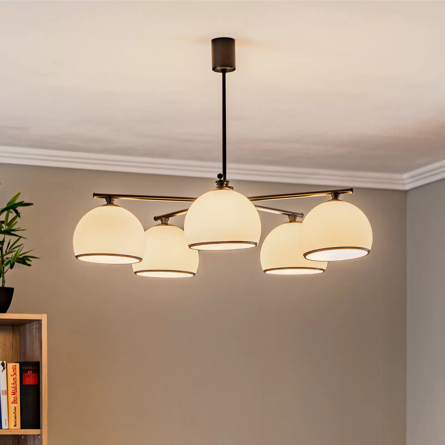 Mina fimm ljósasta loftljós, ópalgler, svart, B-flokkur.