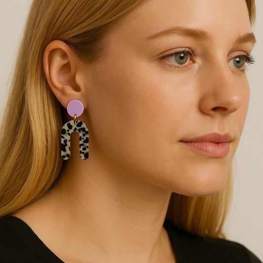 Slim Greige Dots Bogen Statement Ohrringe