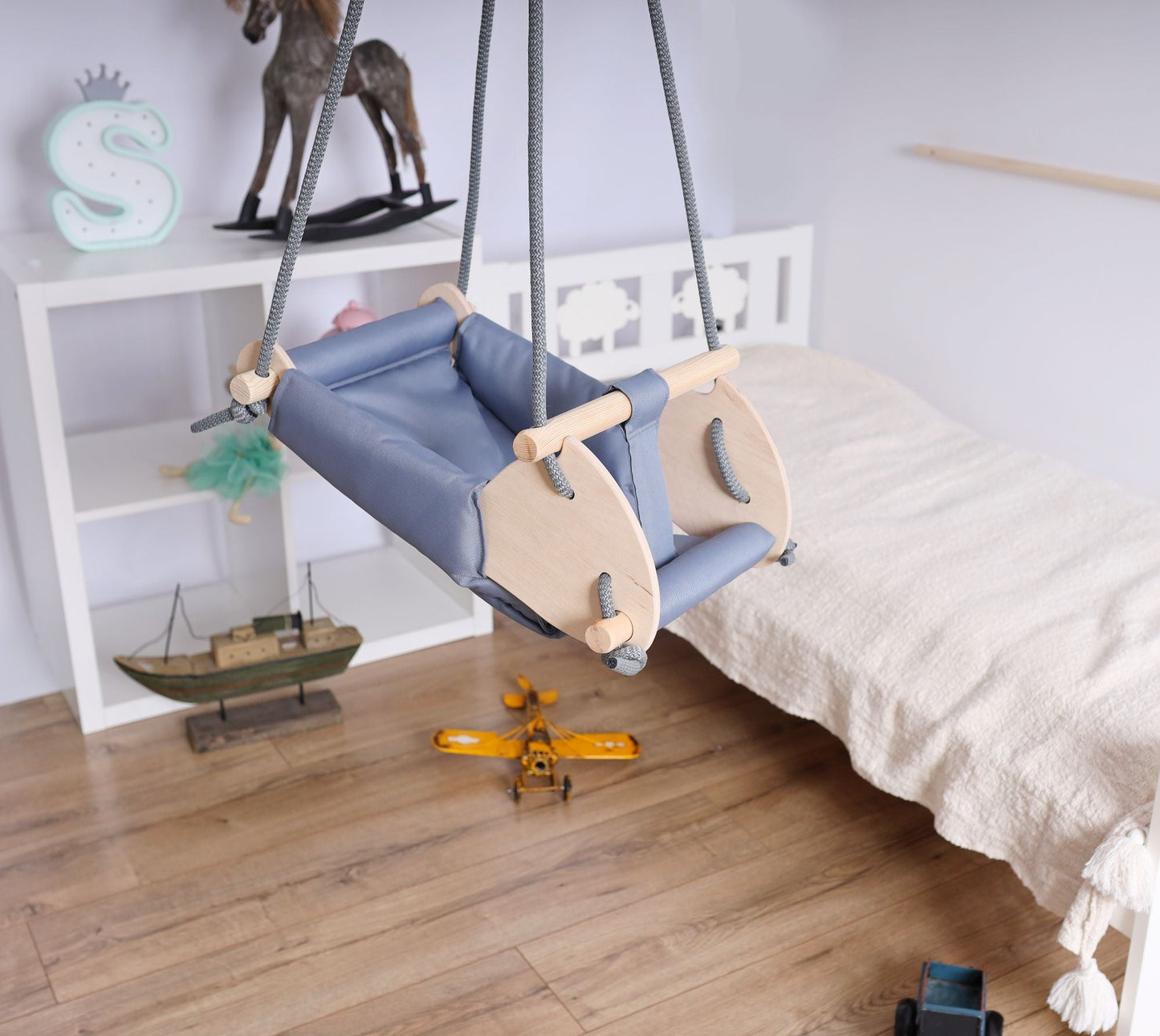 Innovatives 3-in-1 Wiege-Schaukel Set mit Sicherheitsgurten – Der ideale Wachstumsbegleiter