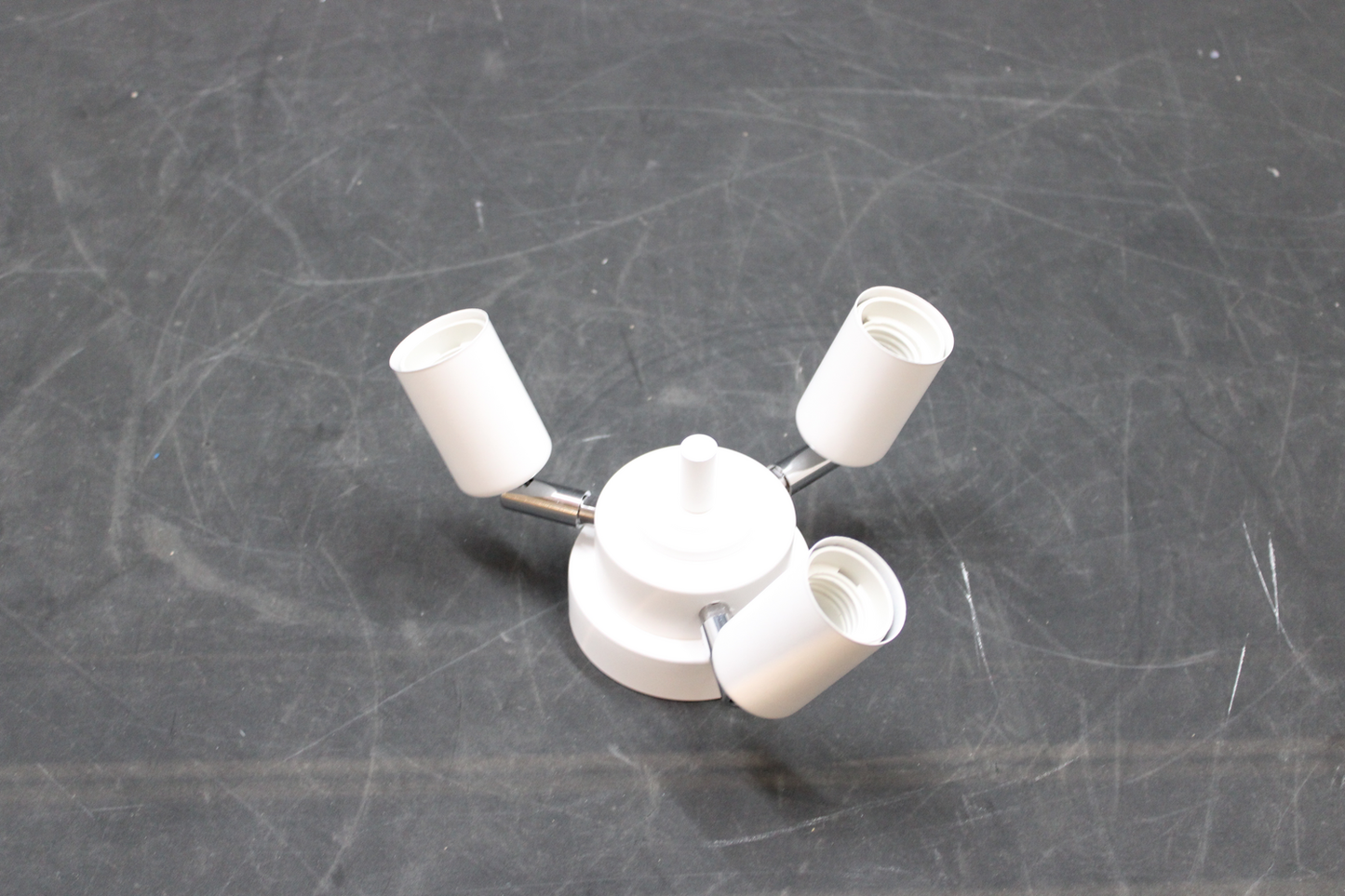 Loftlampi frá Euluna í B-flokki, pastelþríhyrningur, loftlampi, E27 þvermál. Sjá texta/myndir. 