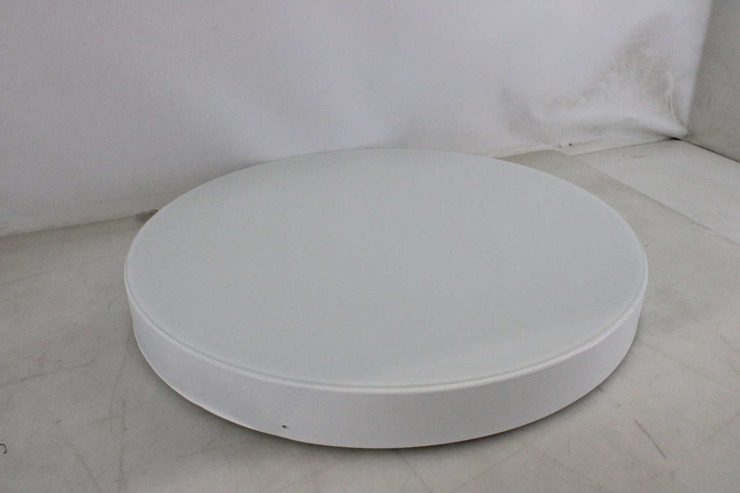 B-flokks Euluna loftlampi Cleo í hvítu. Sjá texta/mynd. 