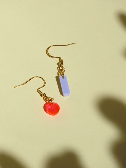 Dots und Stick Hänger Ohrringe in neon pink und flieder