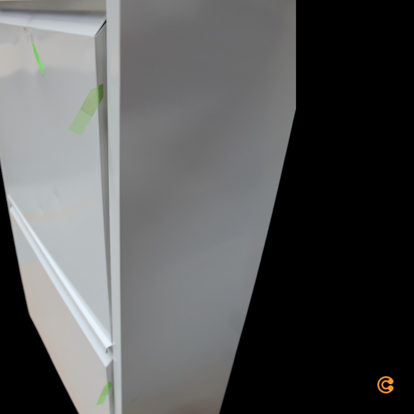 Jan Kurtz Double Berry skóskápur með fjórum skóm, skóhillur og skápur í B-flokki. Sjá texta/myndir.