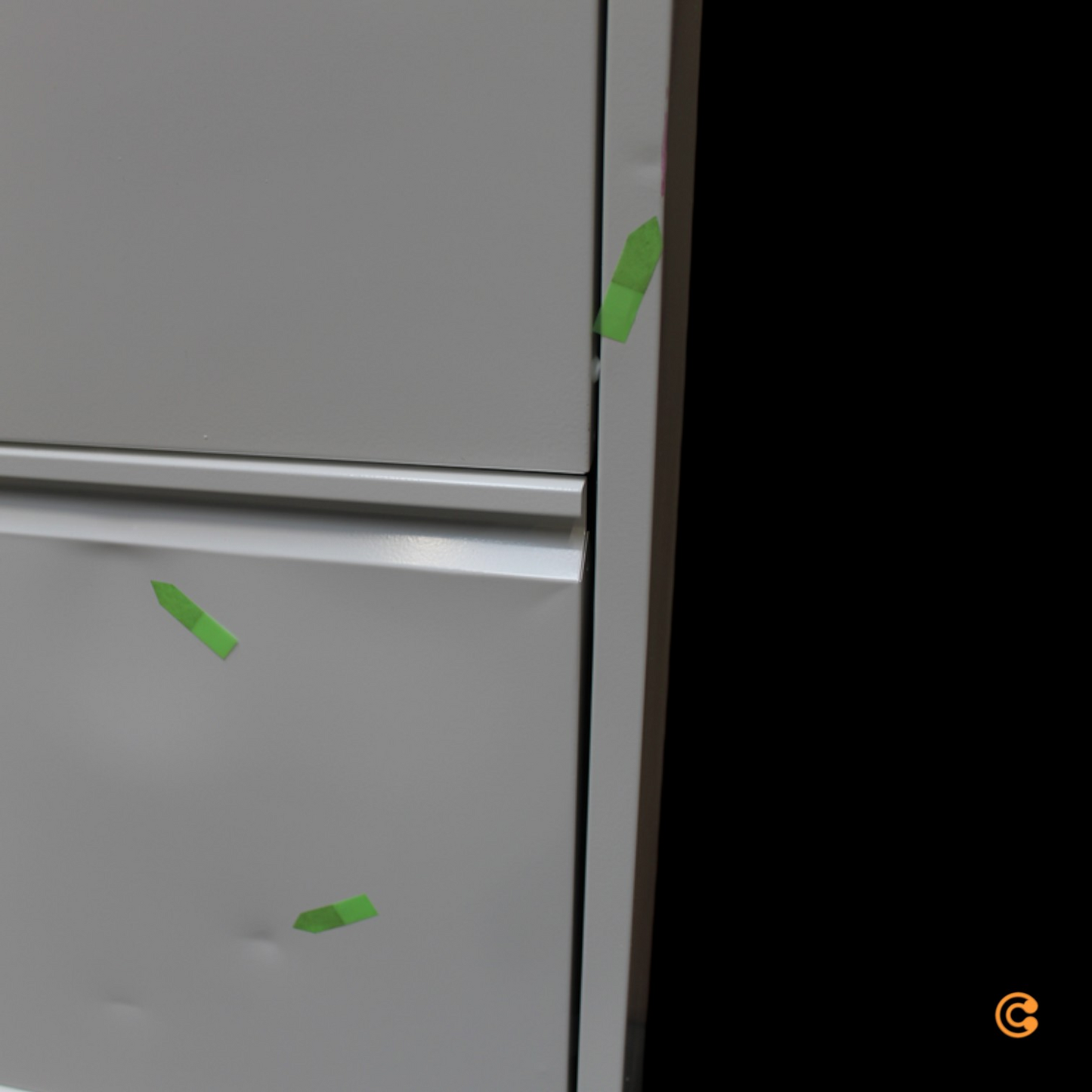 Jan Kurtz Double Berry skóskápur með fjórum skóm, skóhillur og skápur í B-flokki. Sjá texta/myndir.