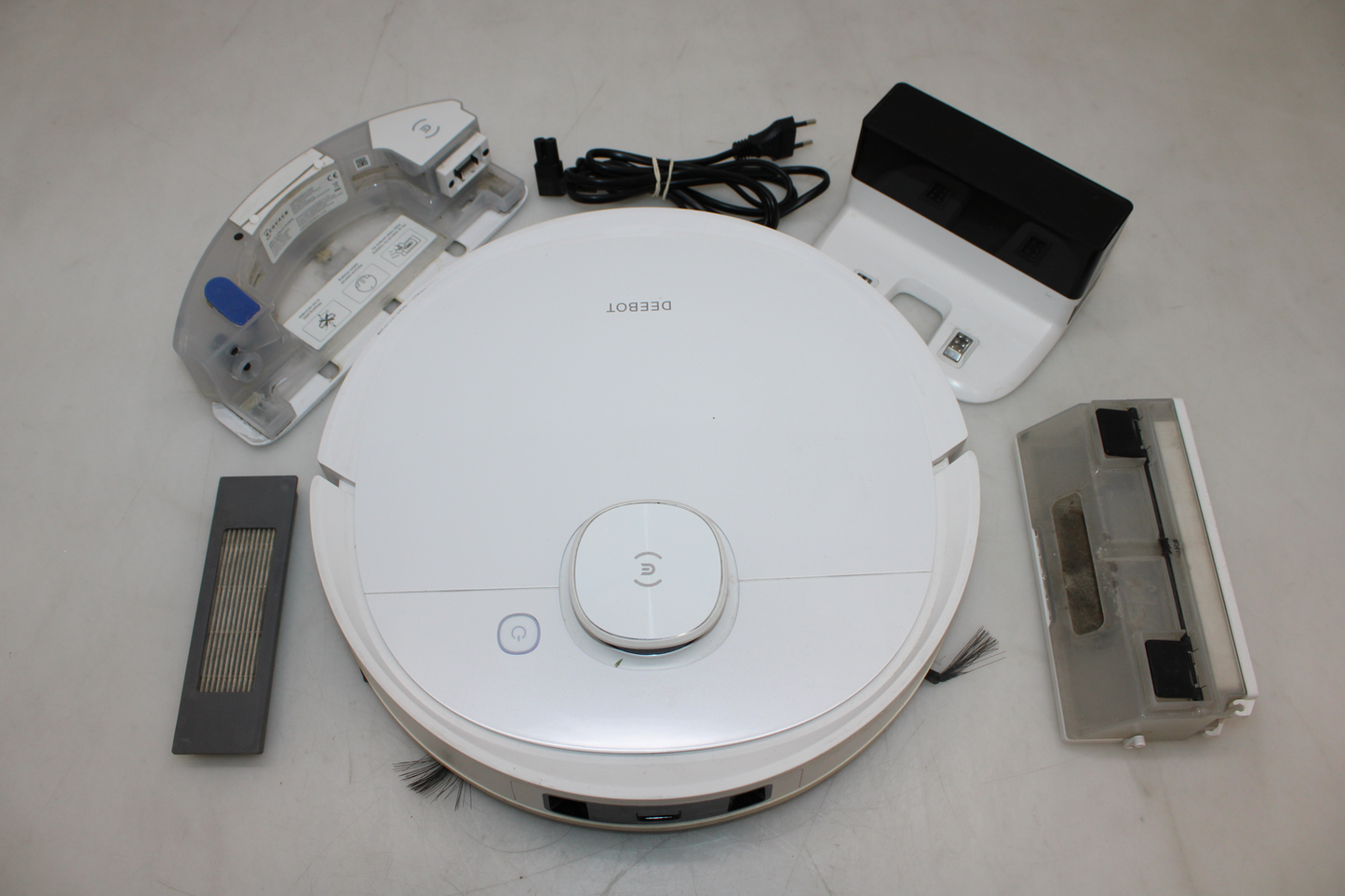 B-lager Ecovacs Deebot T9 ryksuga, gólfhreinsiróbot, moppuvél (gölluð)