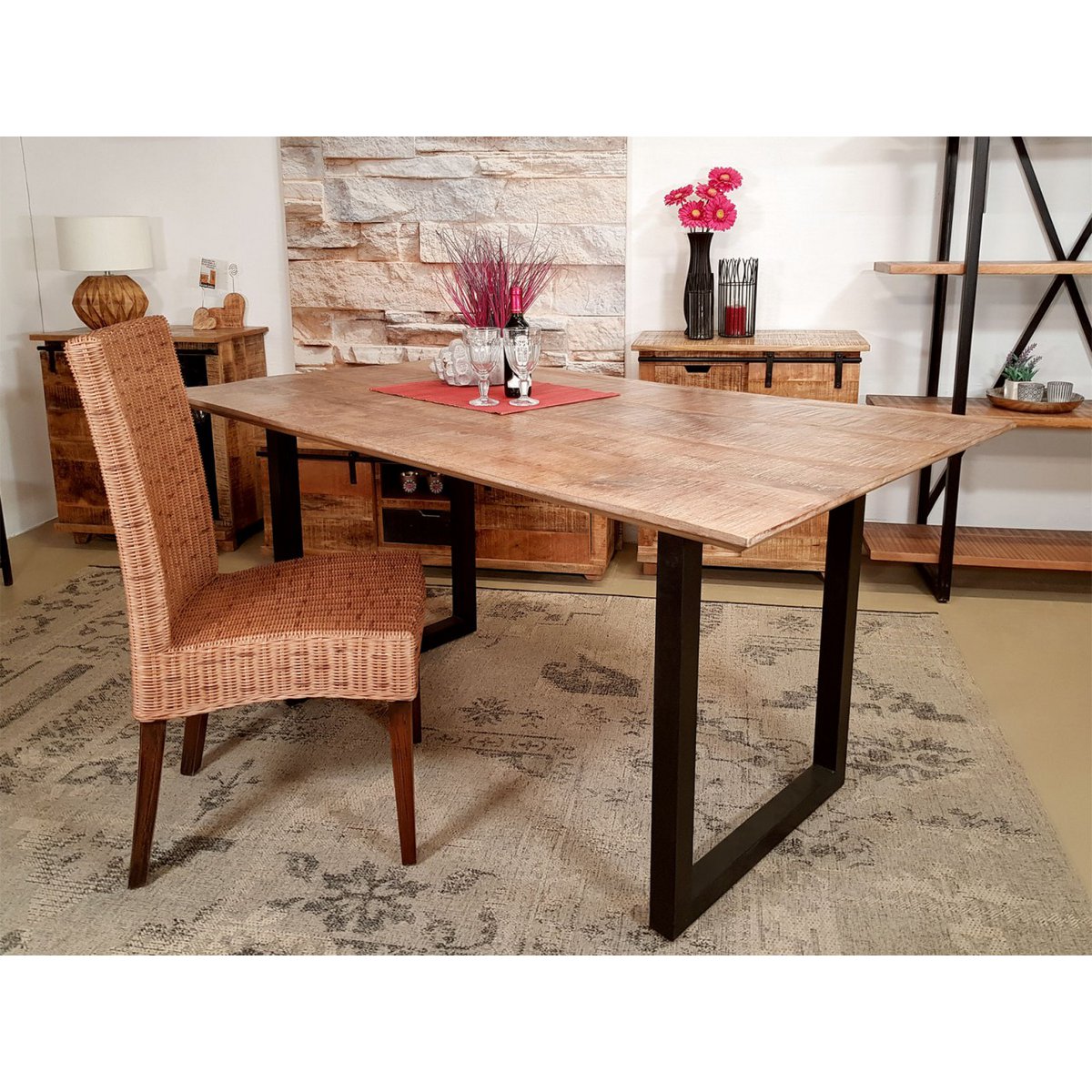 Borðstofuborð - Liverpool - 120x80 - 160x90 og 200x100 cm - úr gegnheilu mangóviði