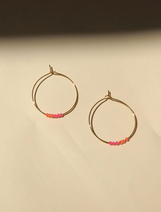 Hoops aus Edelstahl mit neon Toho Seed Perlen