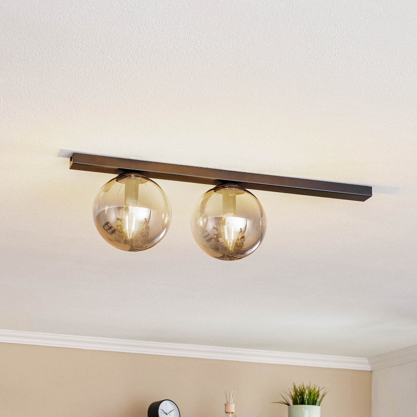 Emibig loftlampi í B-flokki, ljósastæði, svart grafít, tvö ljós. Sjá texta/mynd.