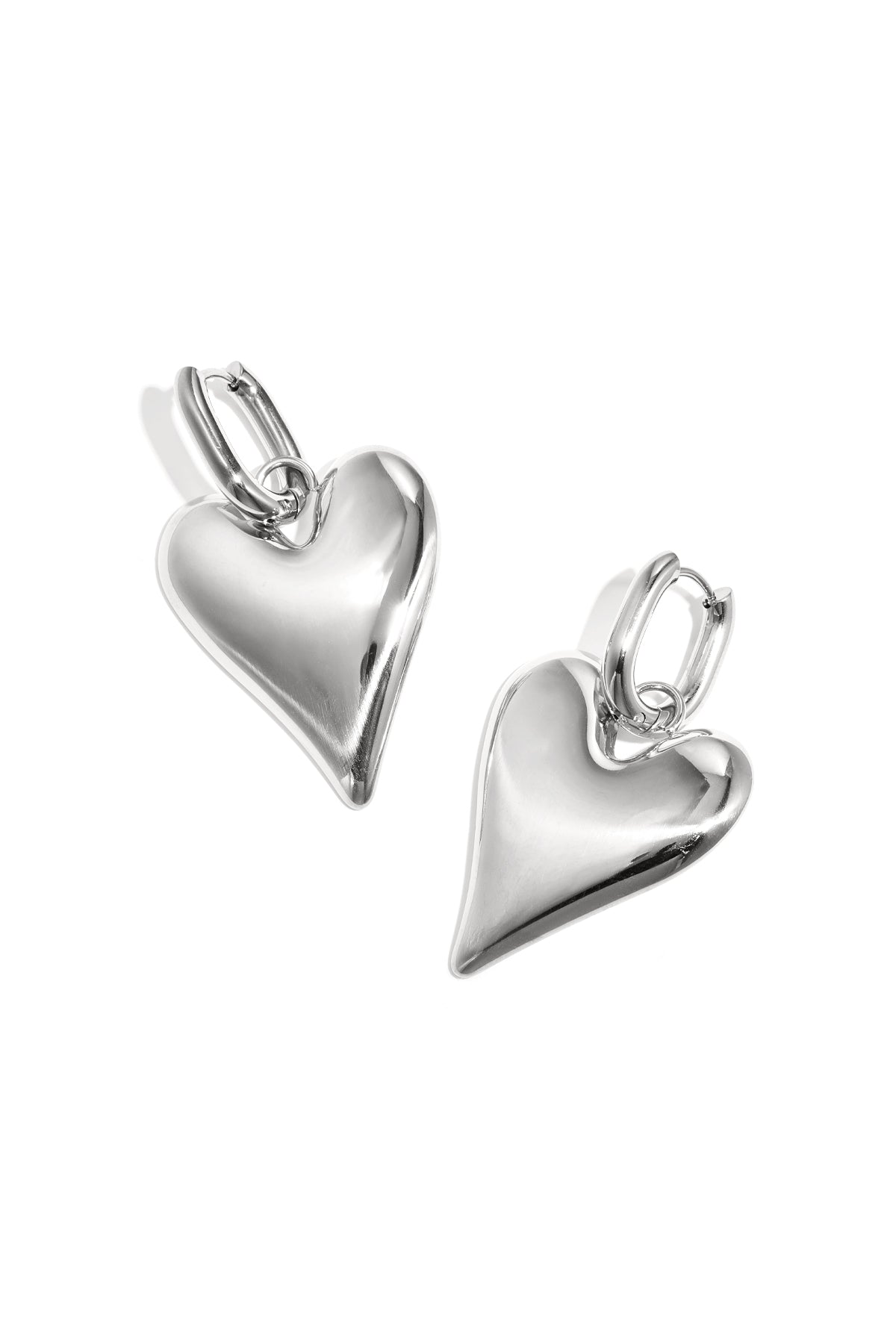 Ohrhänger aus Edelstahl, Herzform, schlicht und elegant, für Damen.