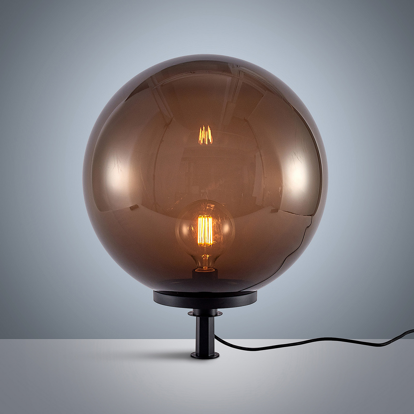 B-flokks skreytingarkúluljós Samini Lindby reykgrátt Ø 50 cm kúlulaga verönd IP44 E27 garður