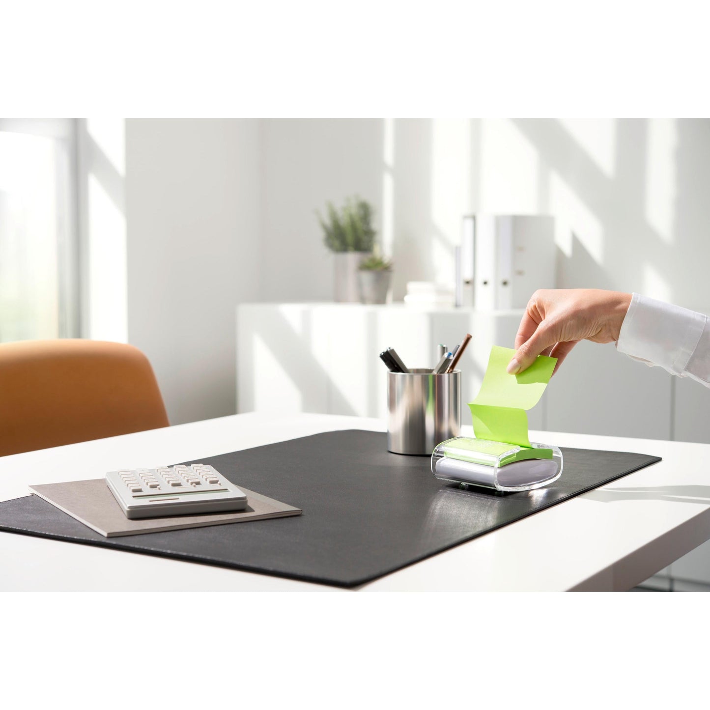 Post-it® Z-Notes Dispenser, PRO, Schwarz + Post-it® Super Sticky Z-Notes, Gelb, 76 mm x 76 mm, 90 Blatt/Block