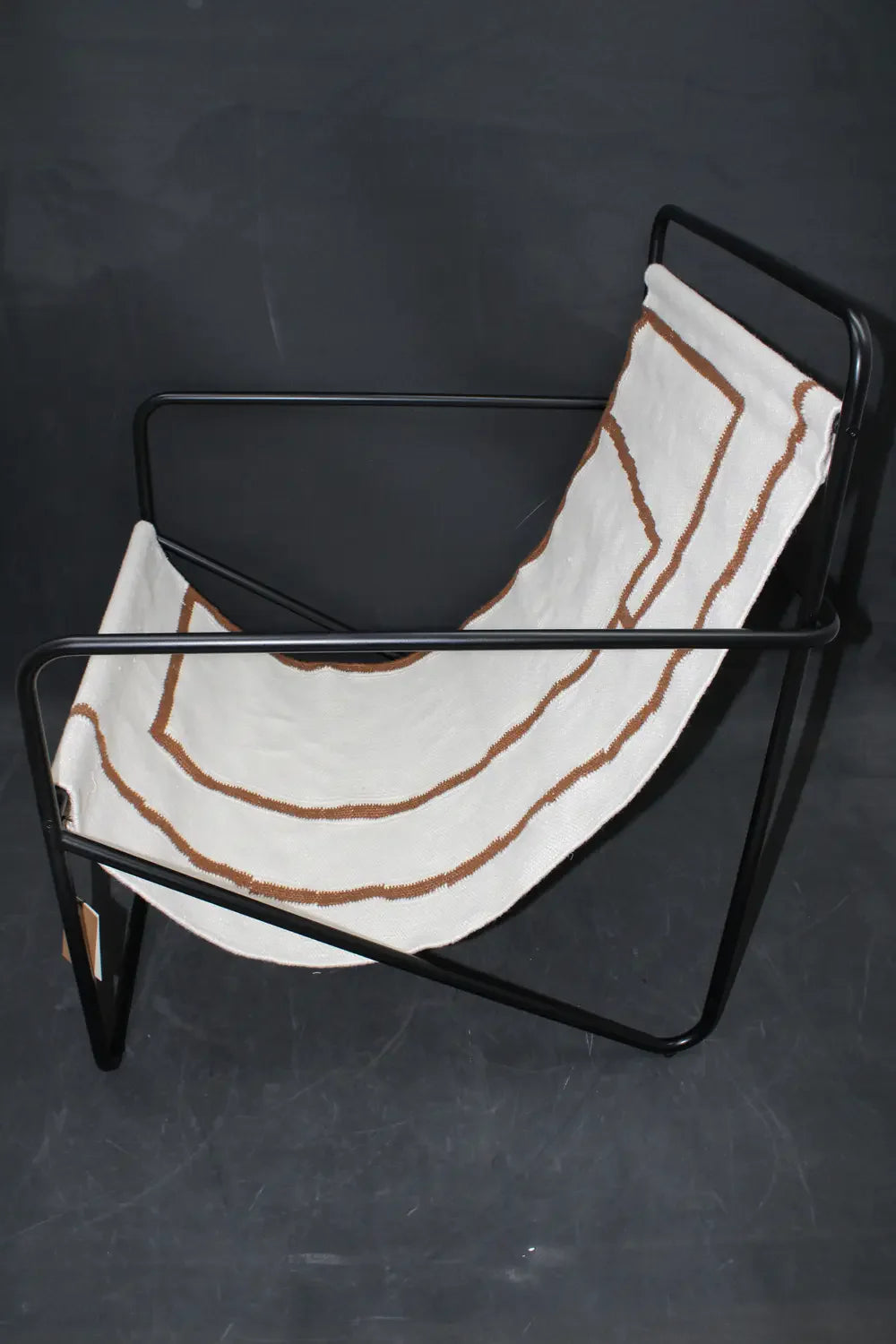 B-flokks Ferm Living Desert Chair svartur hægindastóll, setustóll með hægindastól