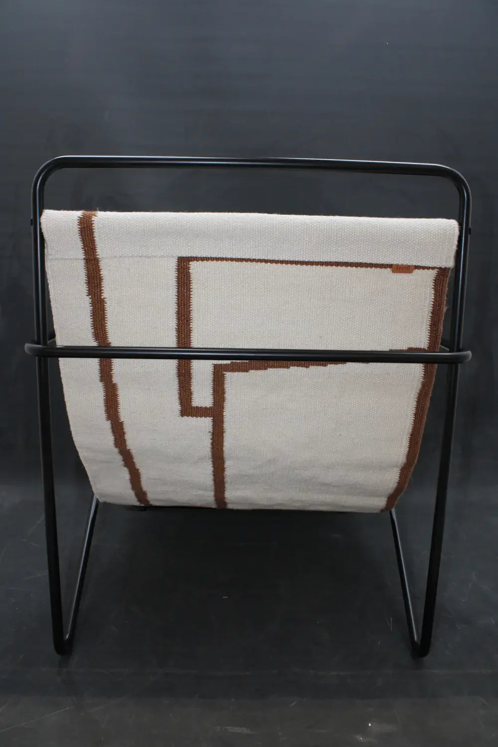 B-flokks Ferm Living Desert Chair svartur hægindastóll, setustóll með hægindastól