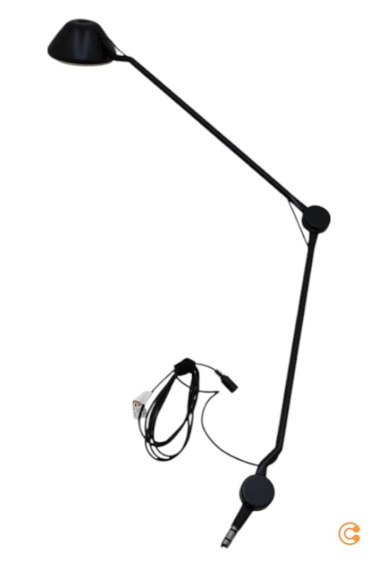 Veggljós, lampi og leslampi frá Fritz Hansen Aq01 í B-flokki. Sjá texta/mynd.