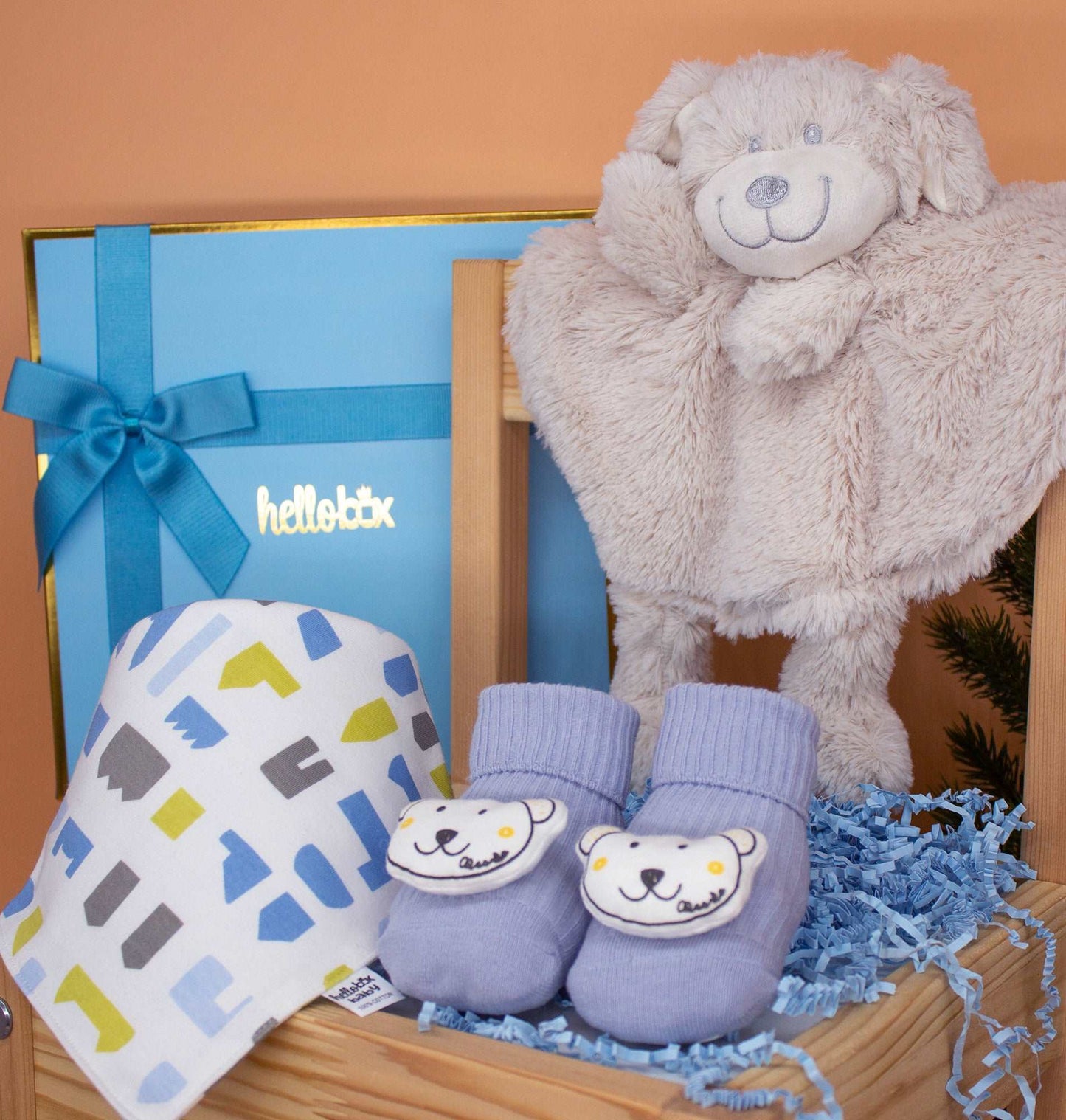 Luxuriöses Baby-Geschenkset: Schmusetuch, Lätzchen & Socken in edler Geschenkbox