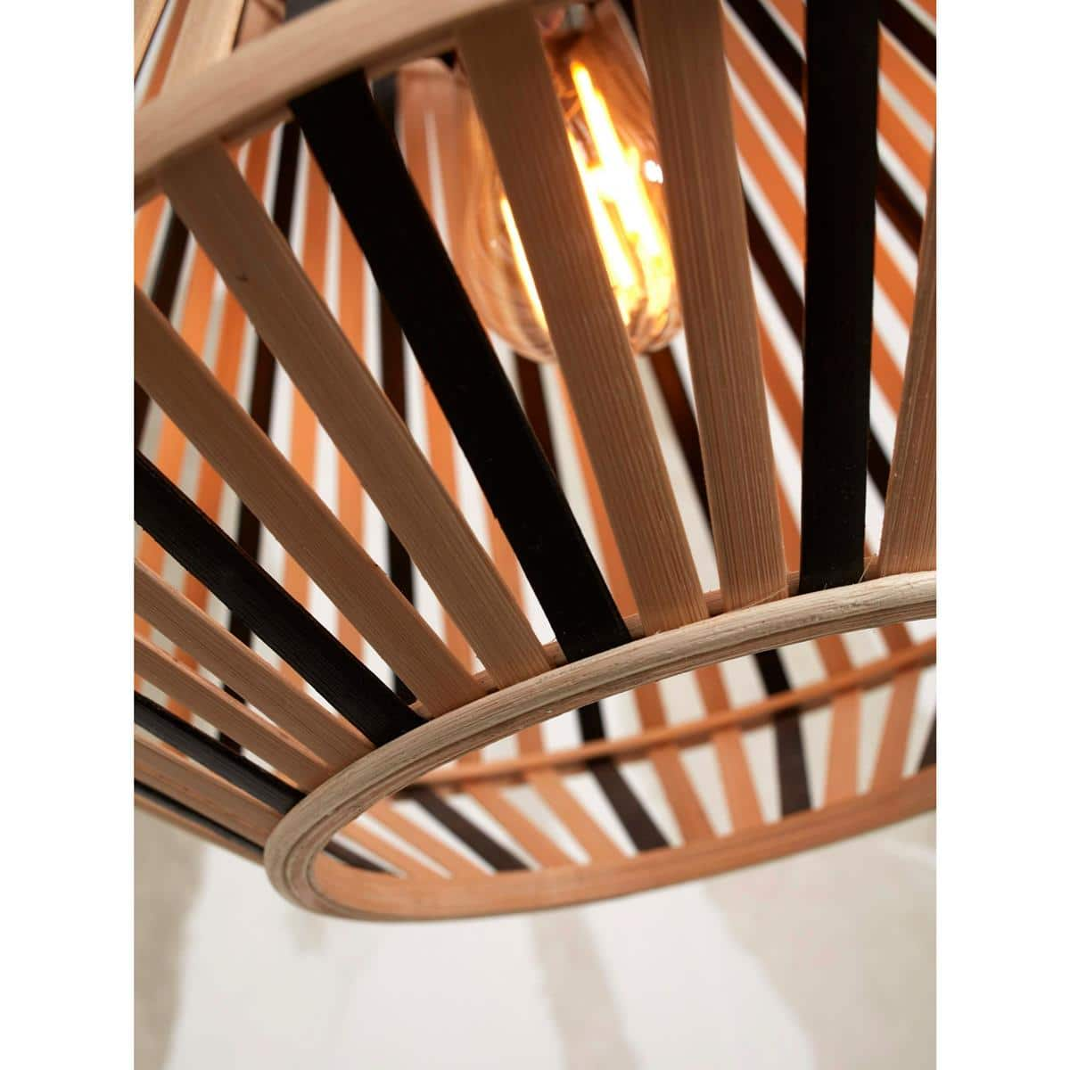 B-Ware Good &amp; Mojo Merapi hengilampi, loftljós. Sjá texta/mynd.