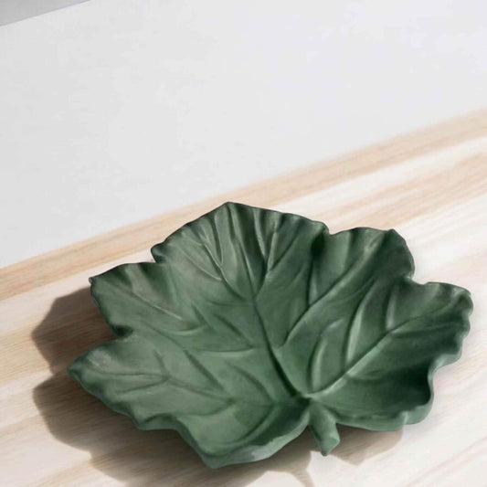 Handgegossenes Hanfblatt – Herbstlicher Charme für dein Zuhause