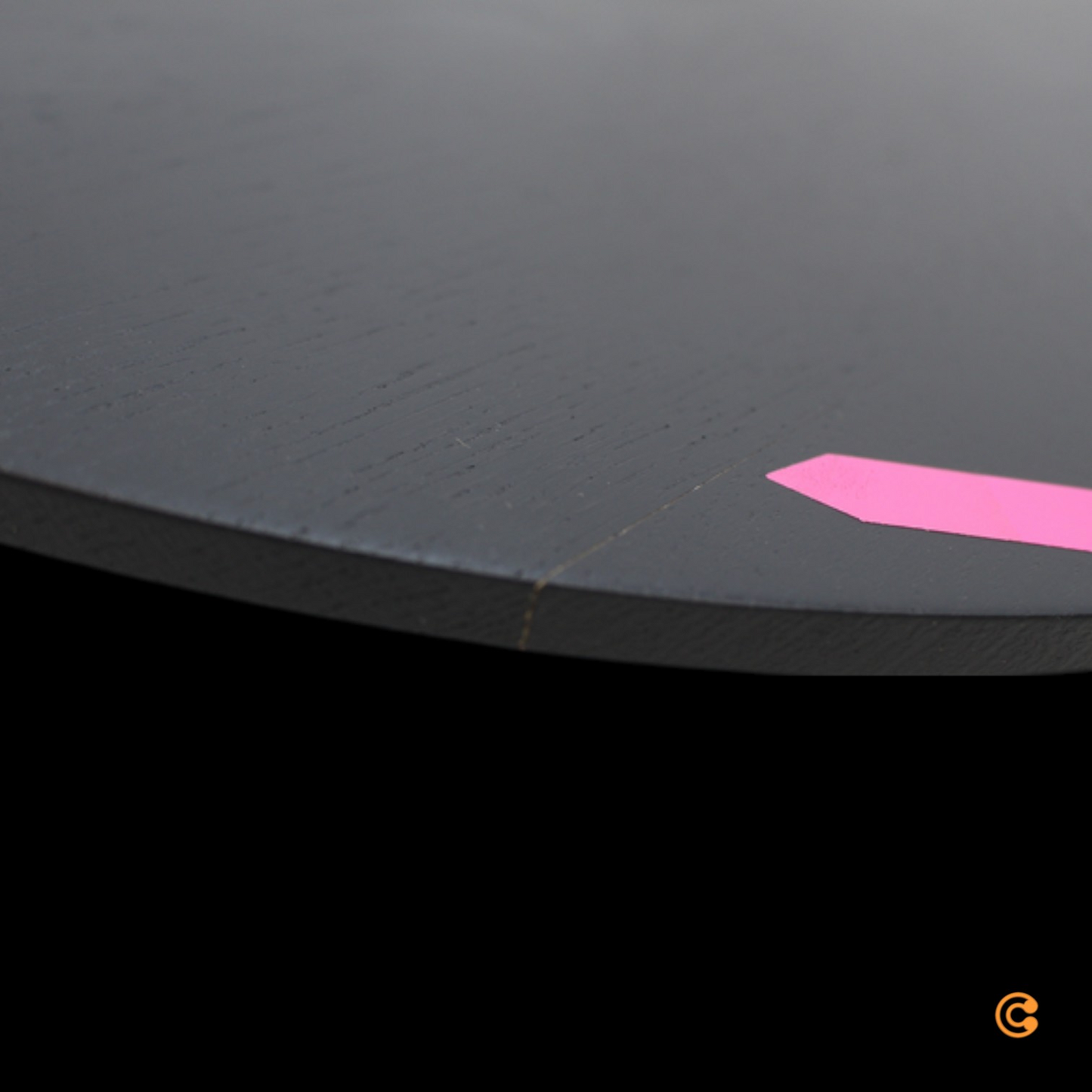 Hliðarborð frá Hay Bella, svart, ø 45 cm, hæð 49 cm, úr eik. Sjá texta/myndir.